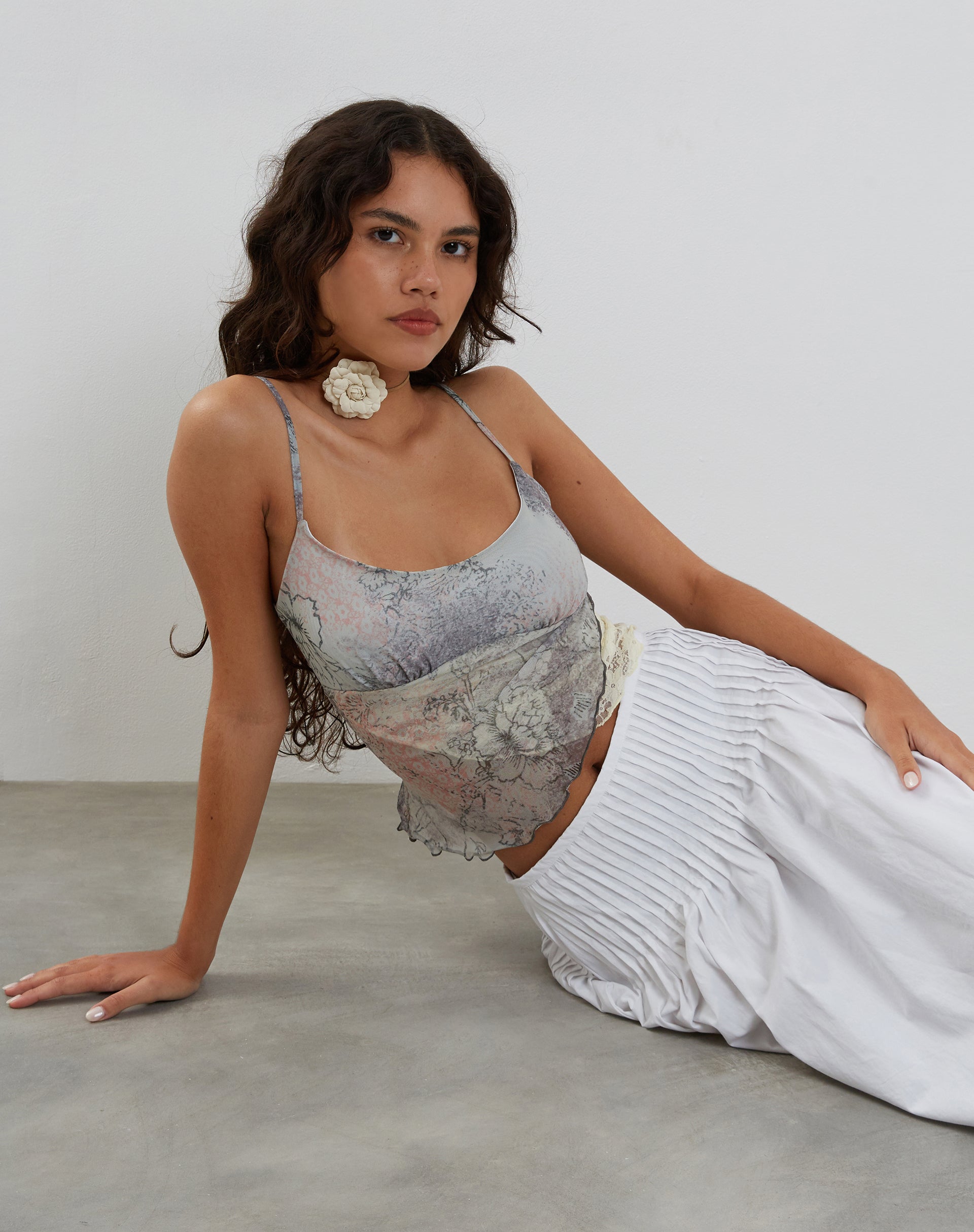 Imagen de Vienna Cami Top en encaje floral pastel