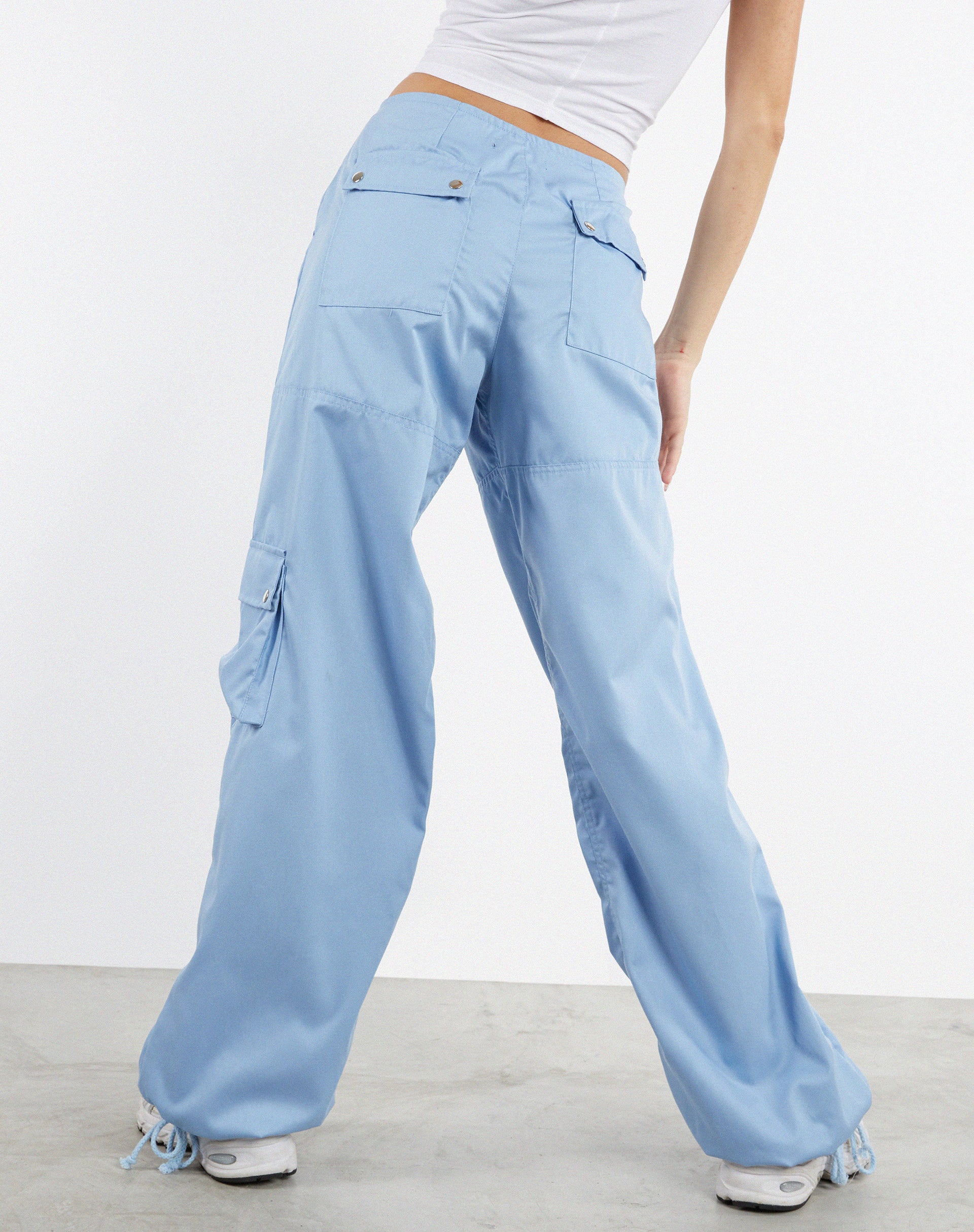 imagen de MOTEL X JACQUIE Xander Pantalón Cargo en Algodón Drill Azul
