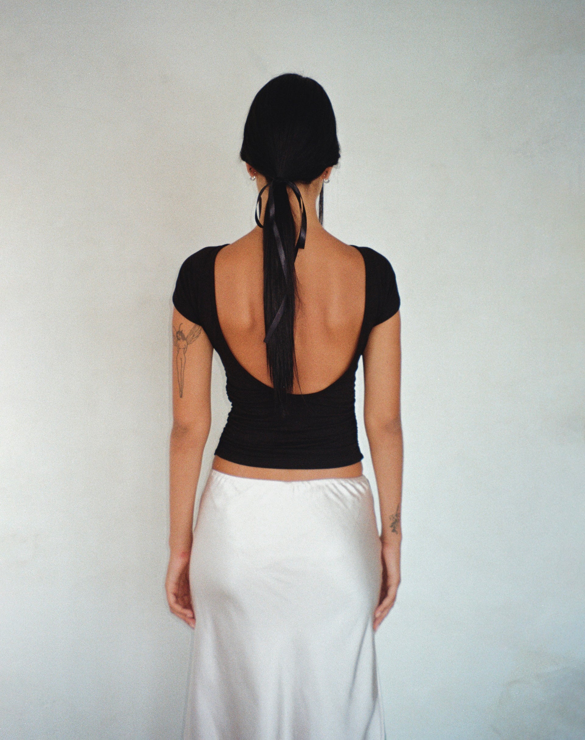 Imagen de Xareni Ruched Backless Top in Black