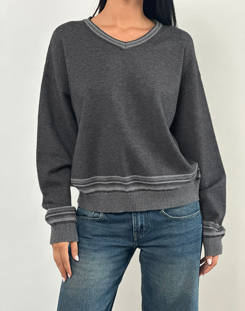 Imagen de Yarnia Slouchy V Neck Jumper in Charcoal