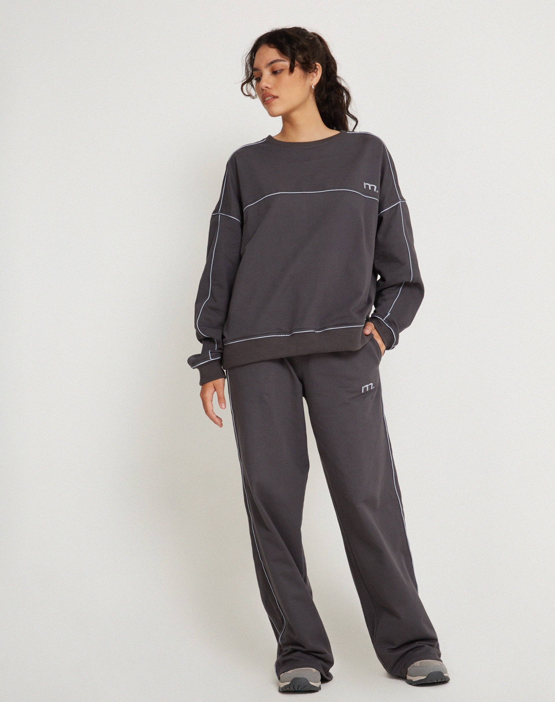 imagen de Benton Wide Leg Jogger en Gris Beluga