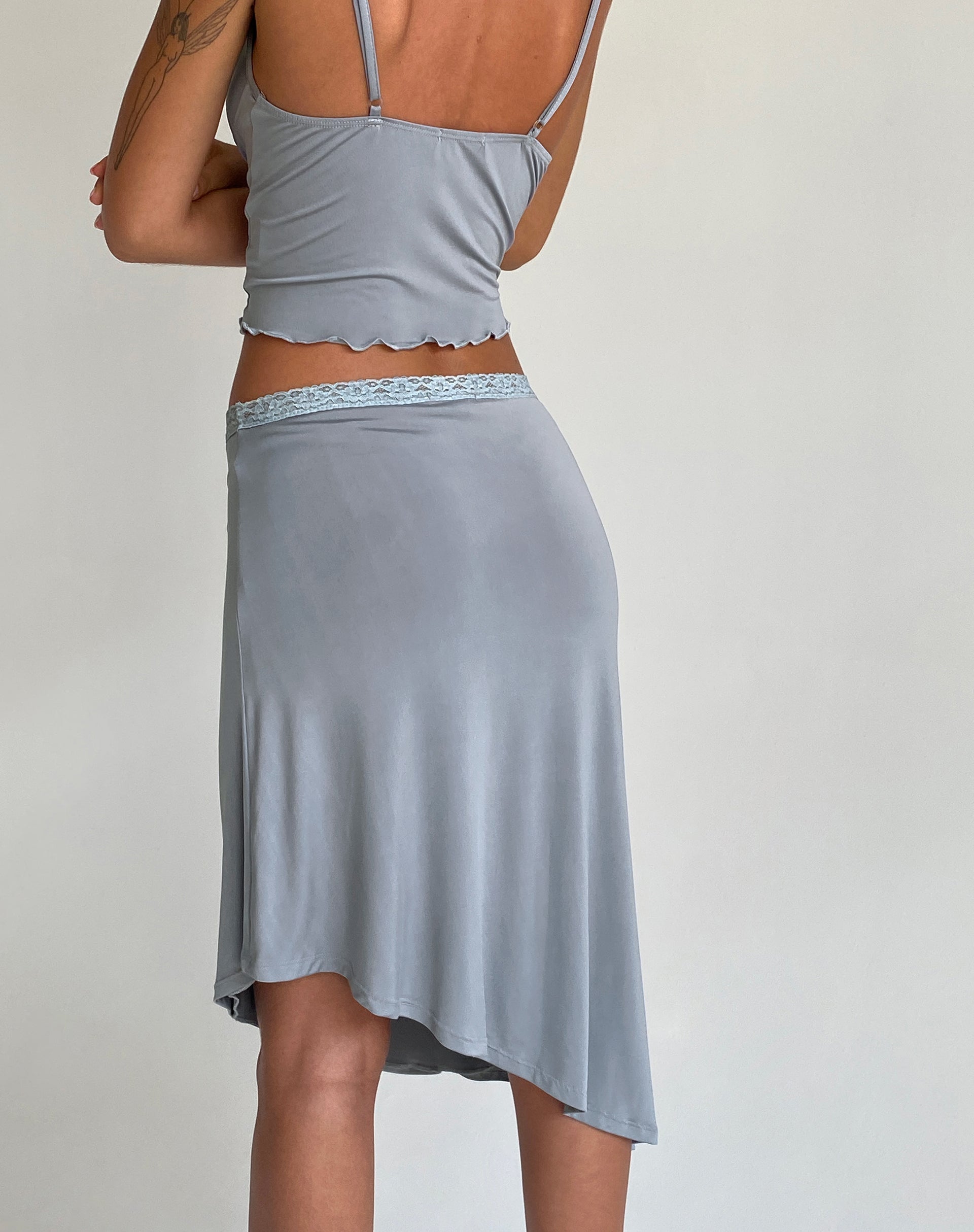 Imagen de Drew Falda Midi Asimétrica en Gris Slinky