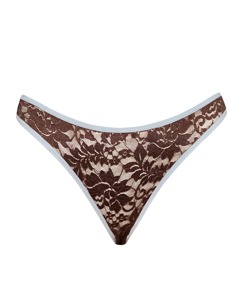 Imagen de la braguita Yinis de encaje chocolate con ribete azul