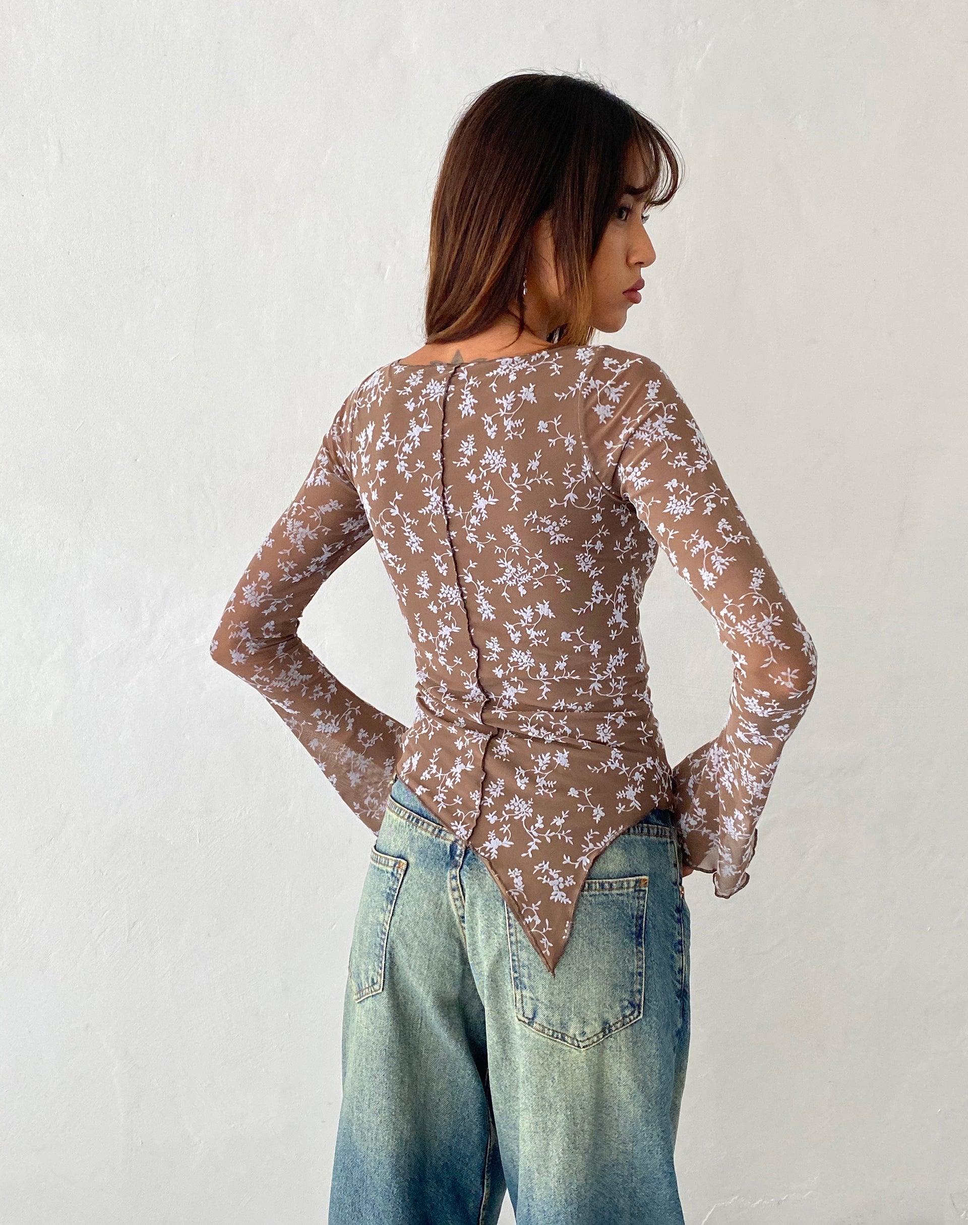 Imagen de Zest Top de malla de manga larga en Botanist Flock Dark Taupe
