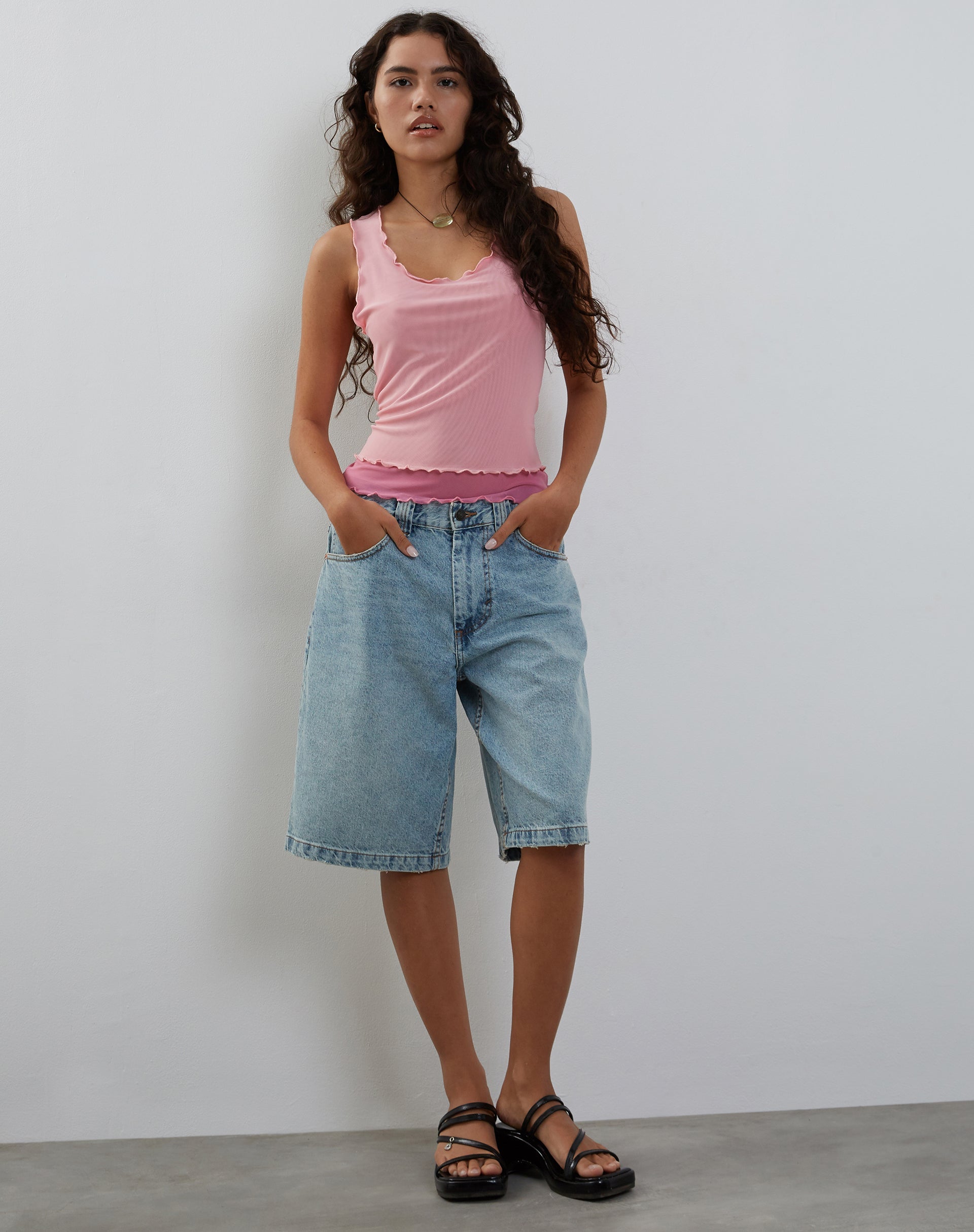 Imagen de Zeta Vest Top en rosa con forro rosa oscuro