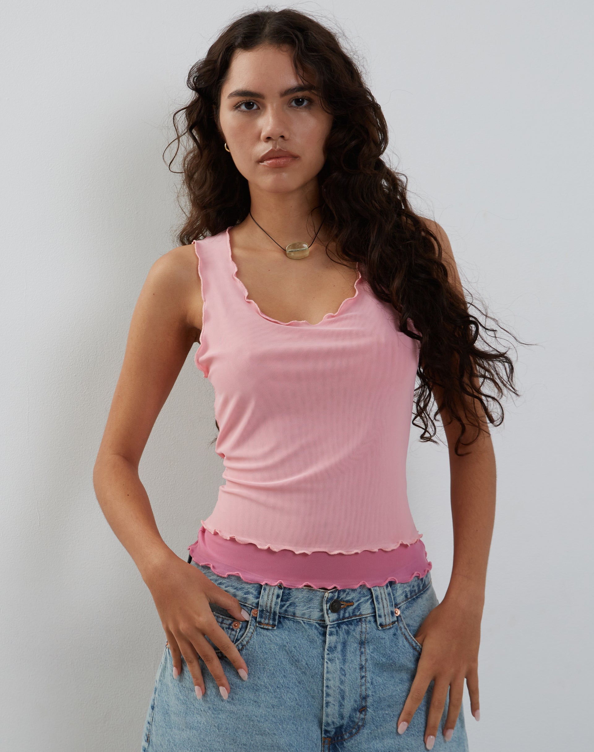 Imagen de Zeta Vest Top en rosa con forro rosa oscuro