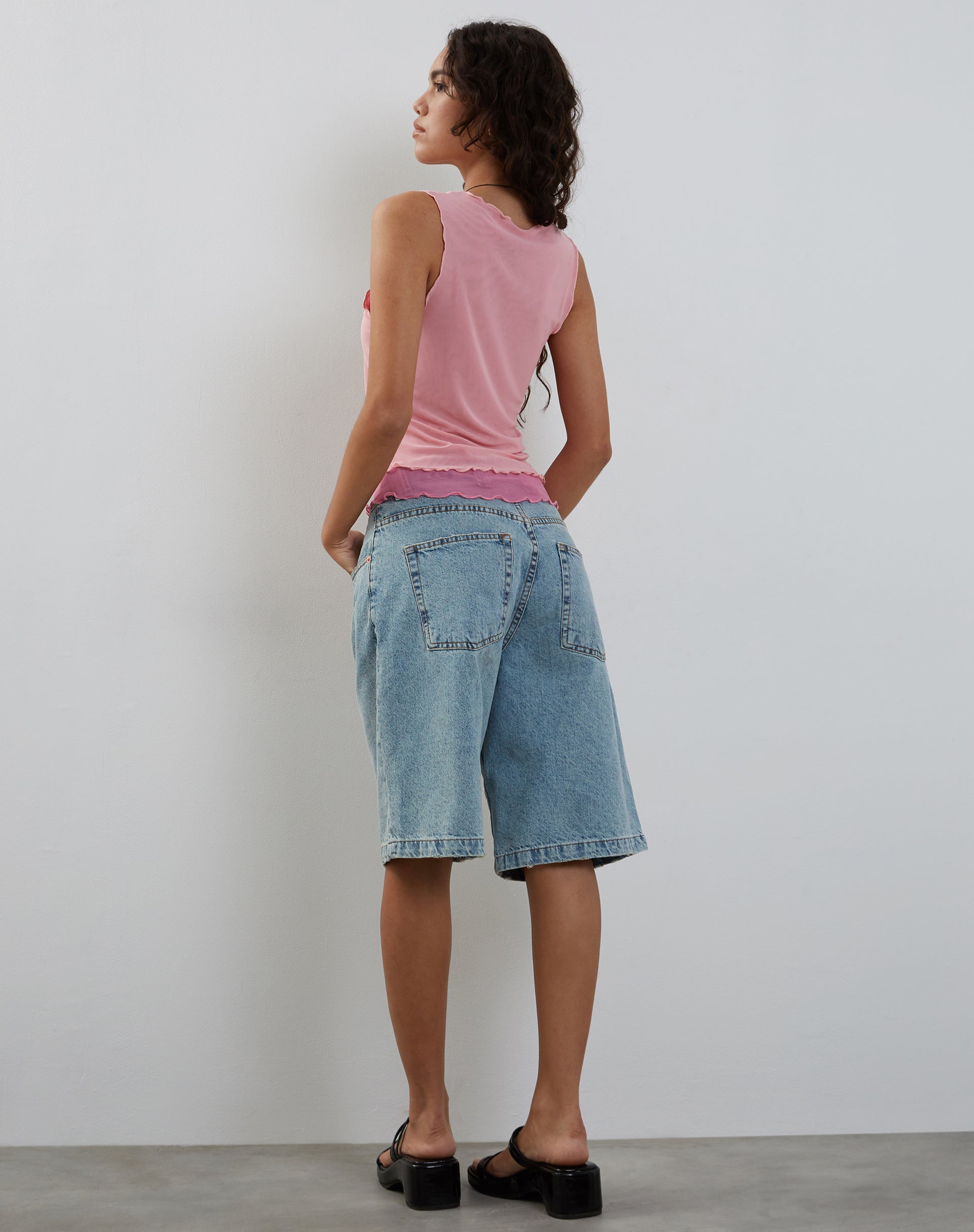 Imagen de Zeta Vest Top en rosa con forro rosa oscuro
