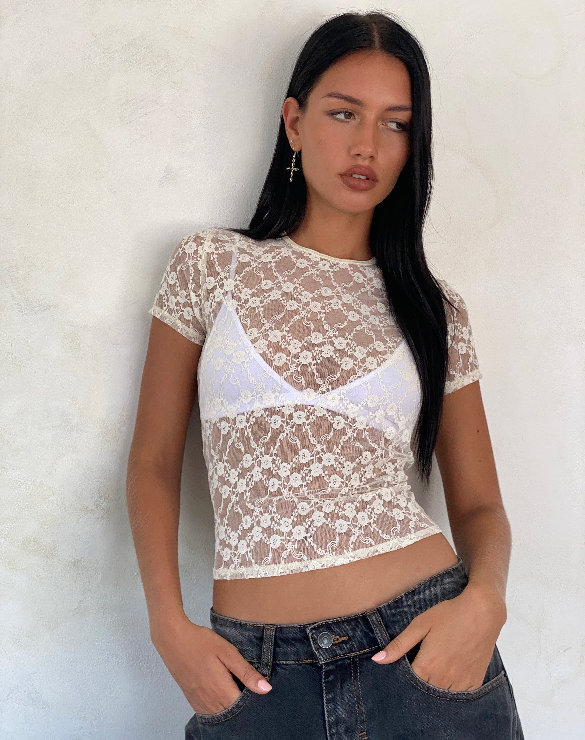 Imagen de Zorani Lace Baby Tee in Ivory