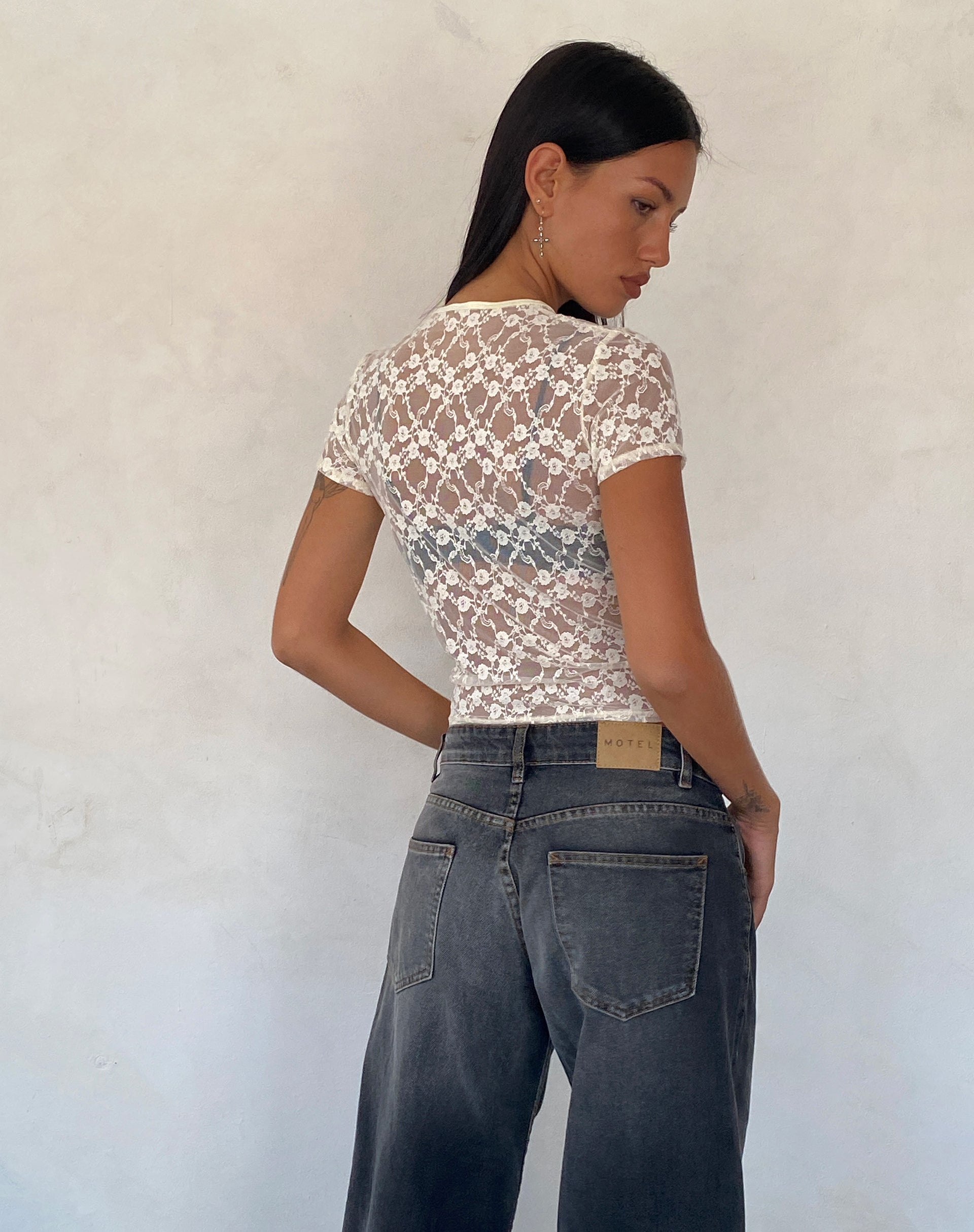 Imagen de Zorani Lace Baby Tee in Ivory