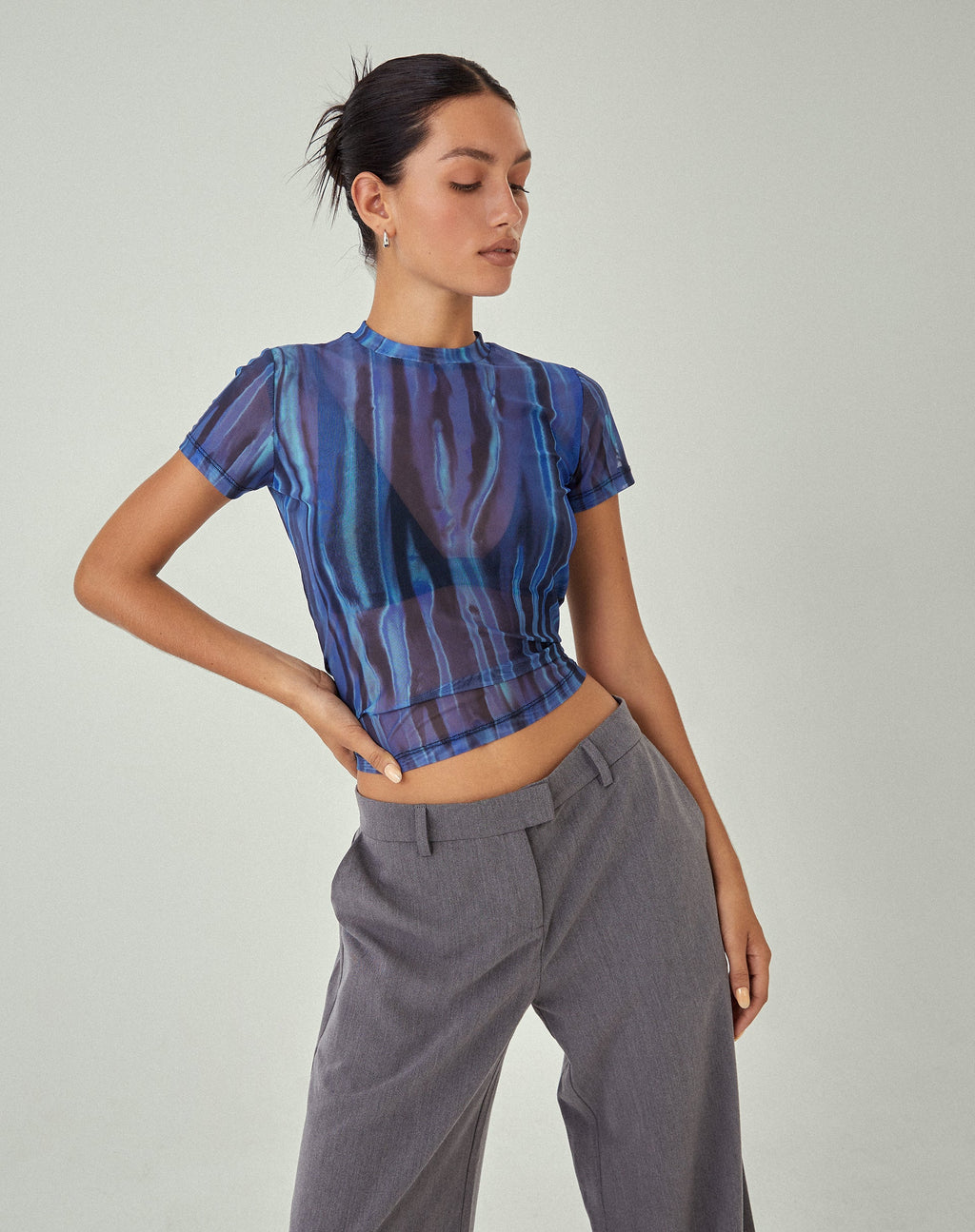 Top de manga corta Zorani en color azul sangre