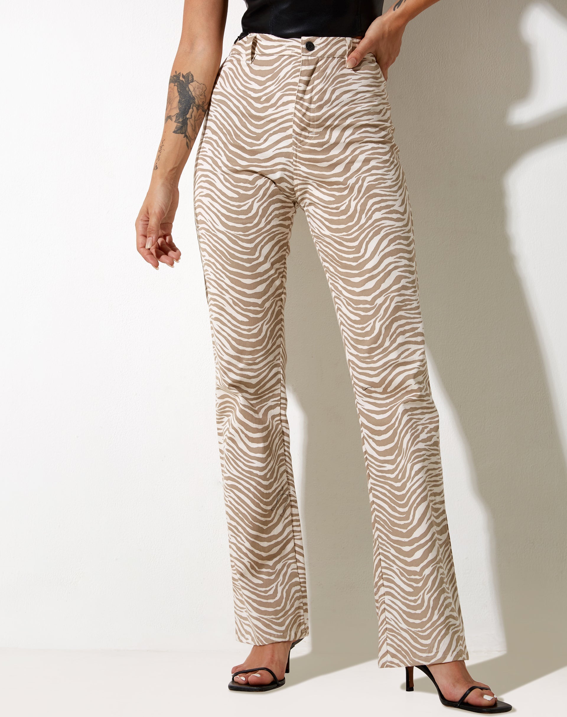 Imagen de Zoven Flare Trouser in Tonal Zebra