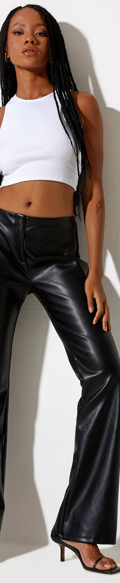 Imagen de Zyanna Flare Trouser en PU Negro