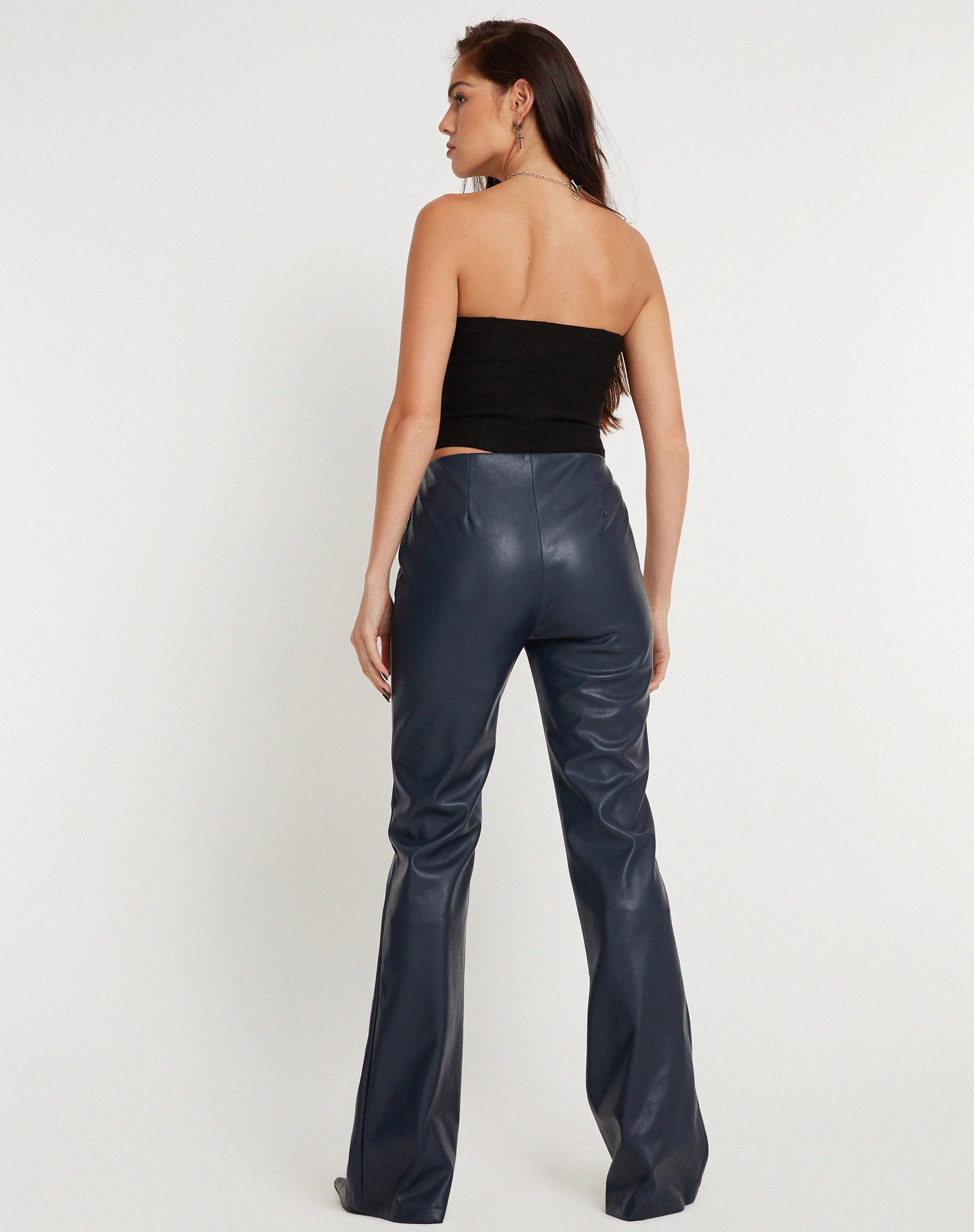 Imagen de Zyanna Flare Trousers en PU azul marino oscuro