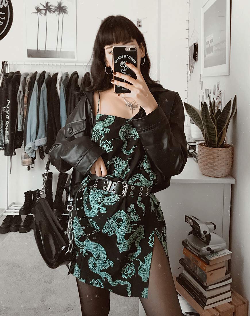 Imagen del Vestido Tista en Flor de Dragón Negro y Menta