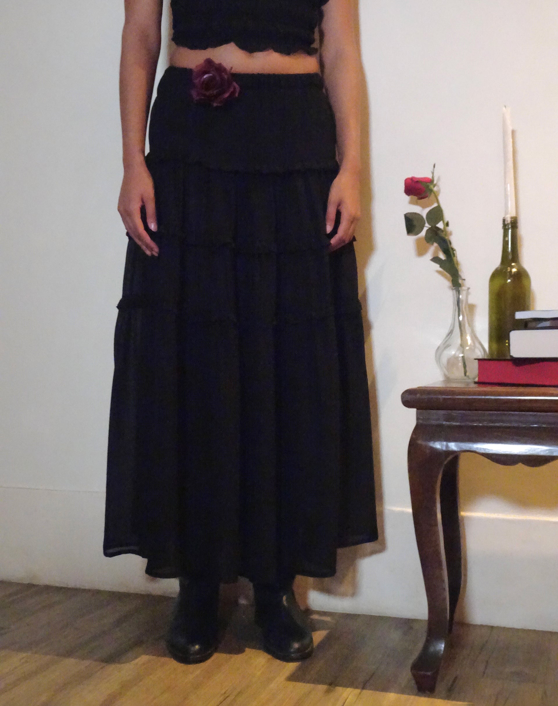 Imagen de Norah Tiered Maxi Skirt in Black Chiffon