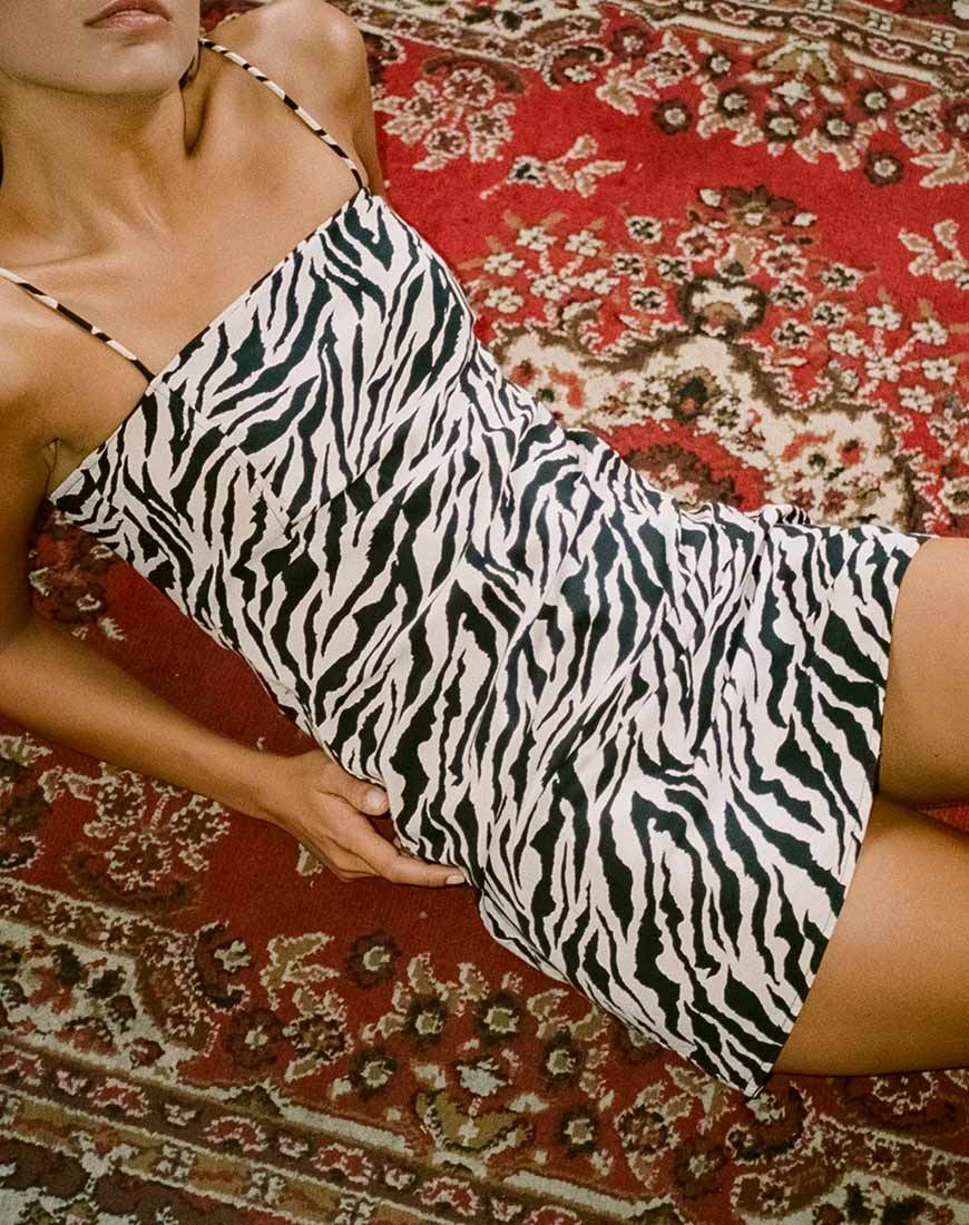 Imagen de Yashey Slip Dress in 90s Zebra