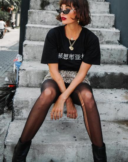 Imagen de Oversize Basic Tee in Rebel Girls Negro