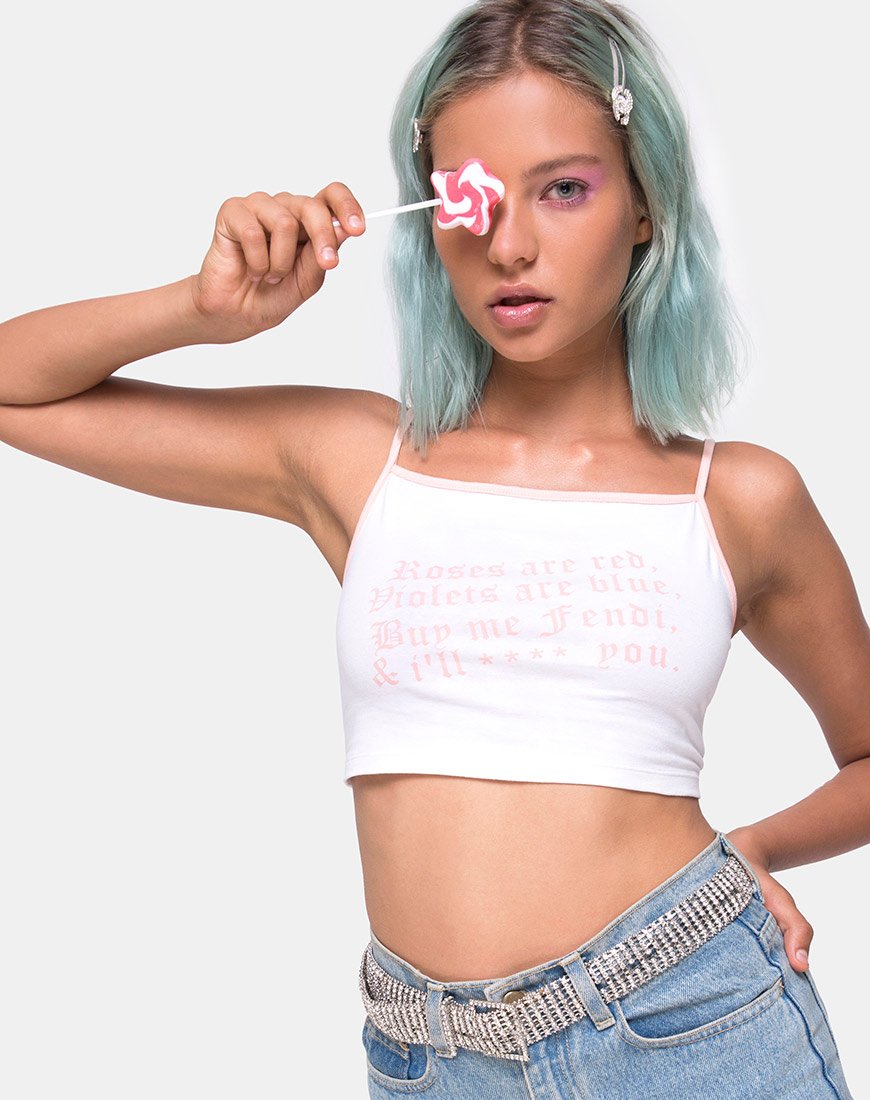 Imagen de Kamla Crop Top en blanco con texto Roses Are Red X Top Girl
