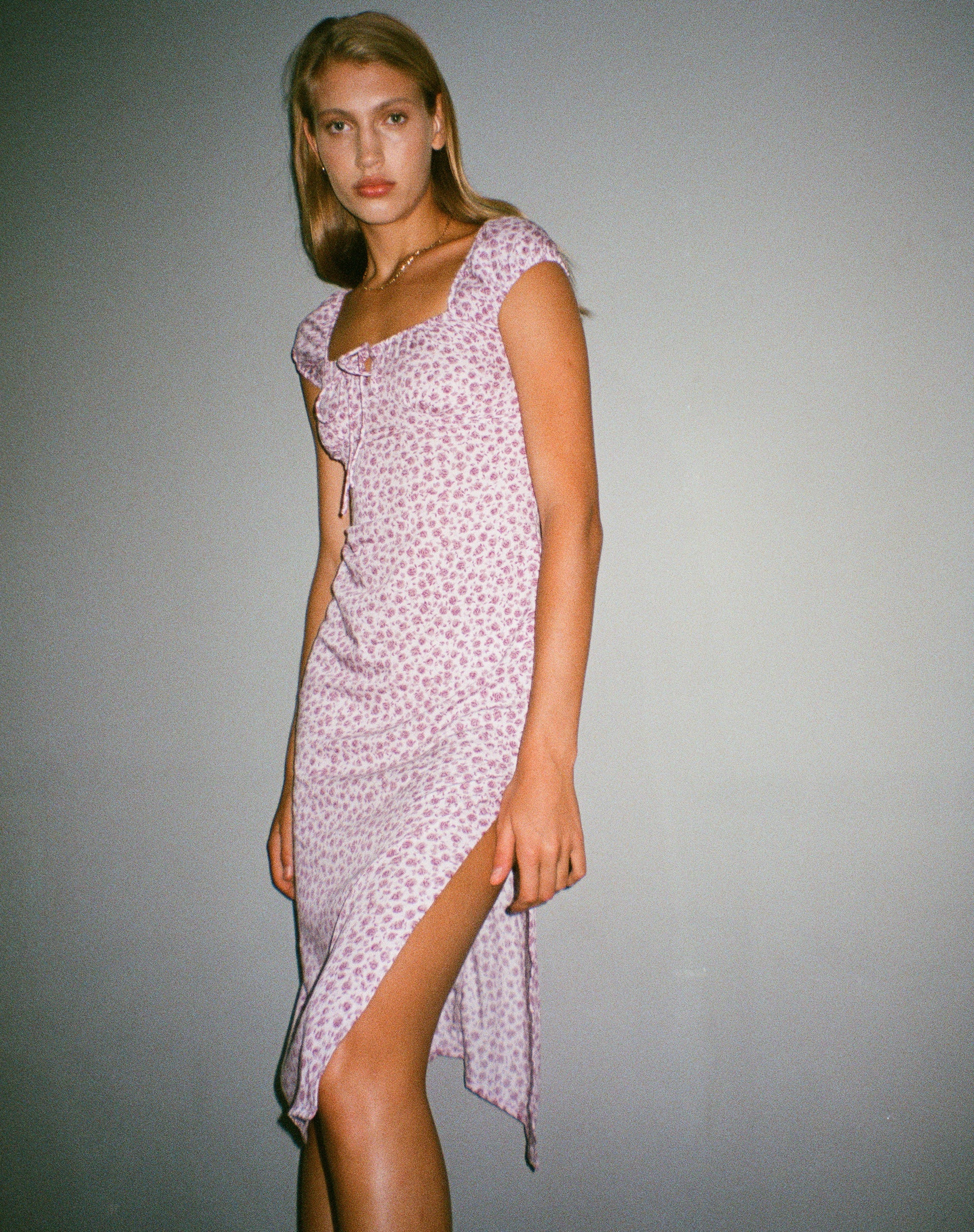Imagen del vestido Lona Midi Dress in Ditsy Rose Lila