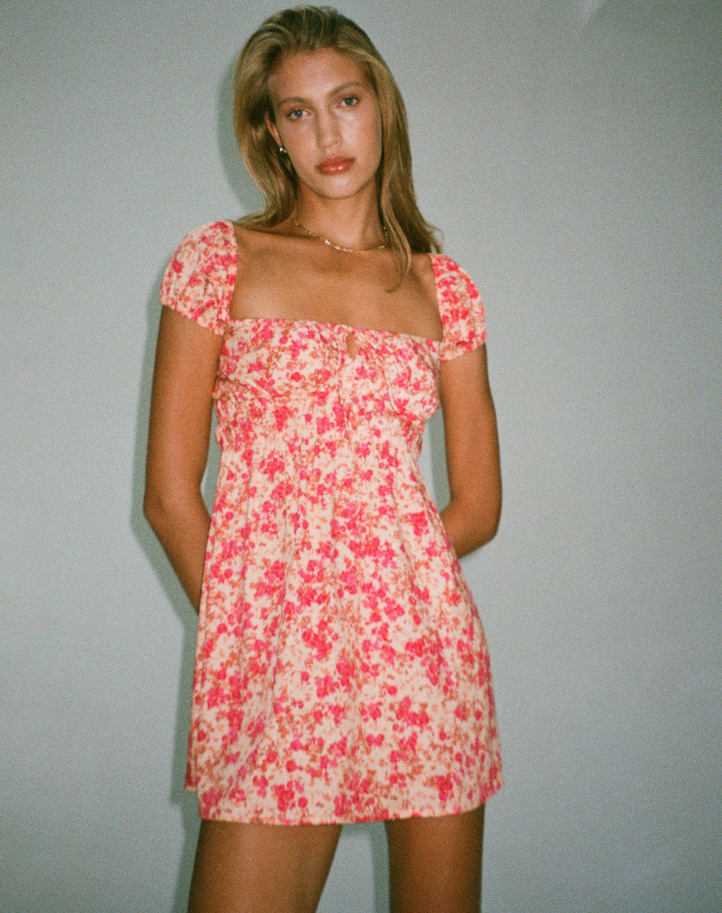 Mini Vestido Galova en Cantalupo Flor Silvestre Oscuro