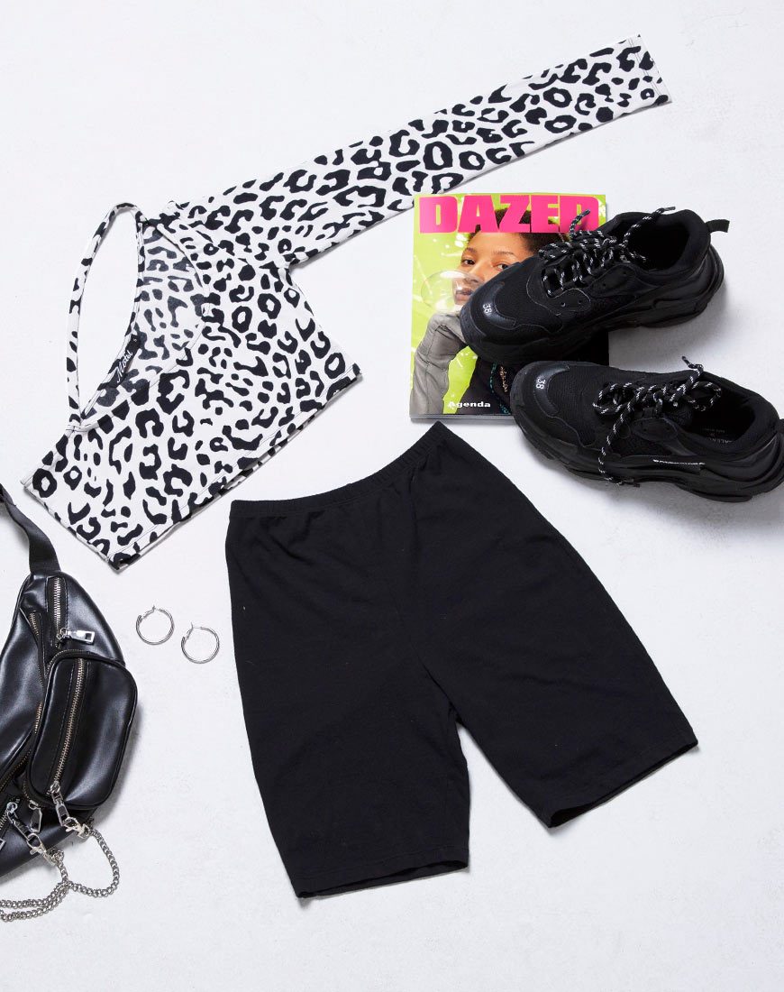 Imagen de Nure Crop Top en Mono Animal Gris y Blanco