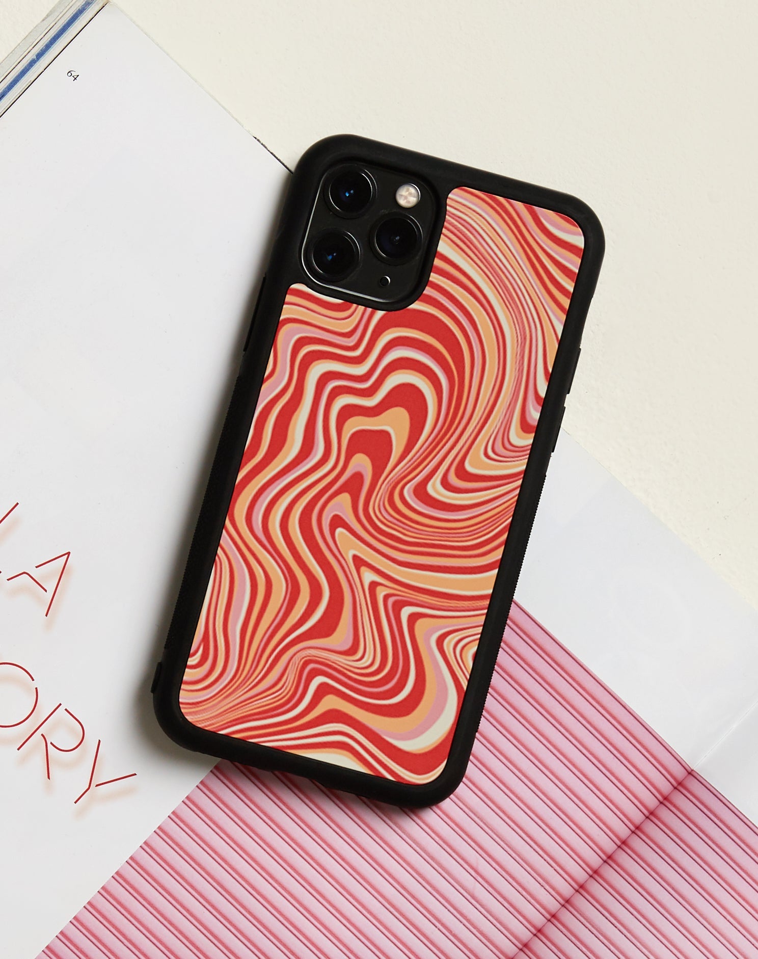 Imagen de Motel X Barbara Kristoffersen Funda para Iphone en Ripple años 70 en color Mandarina