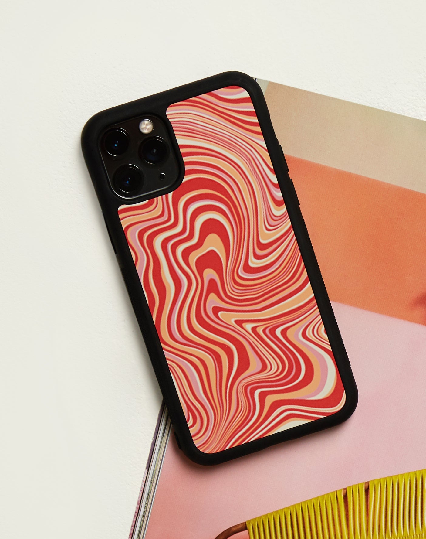 Imagen de Motel X Barbara Kristoffersen Funda para Iphone en Ripple años 70 en color Mandarina