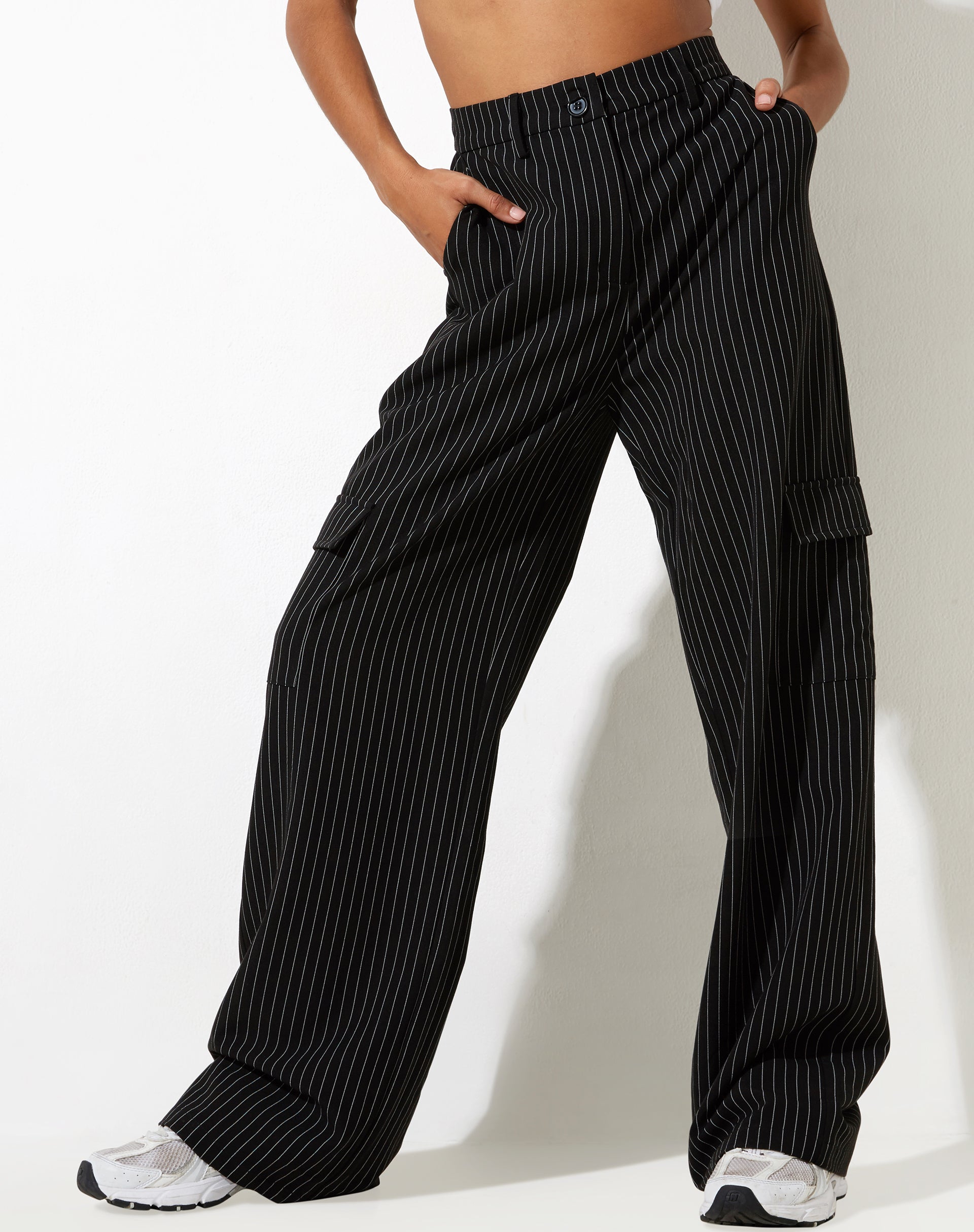 imagen de Abba Cargo Trouser en Pinstripe Black