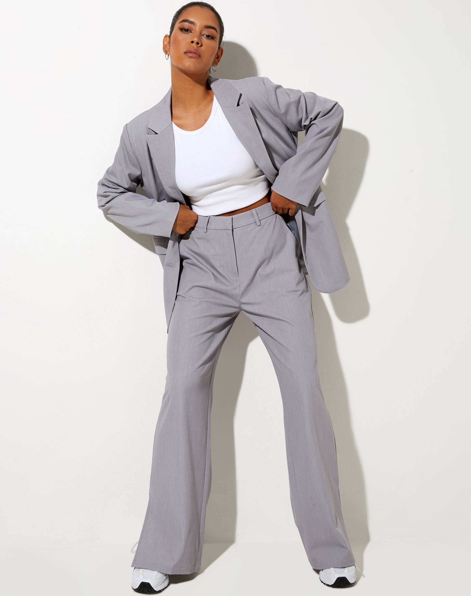Imagen del pantalón Abby gris plateado