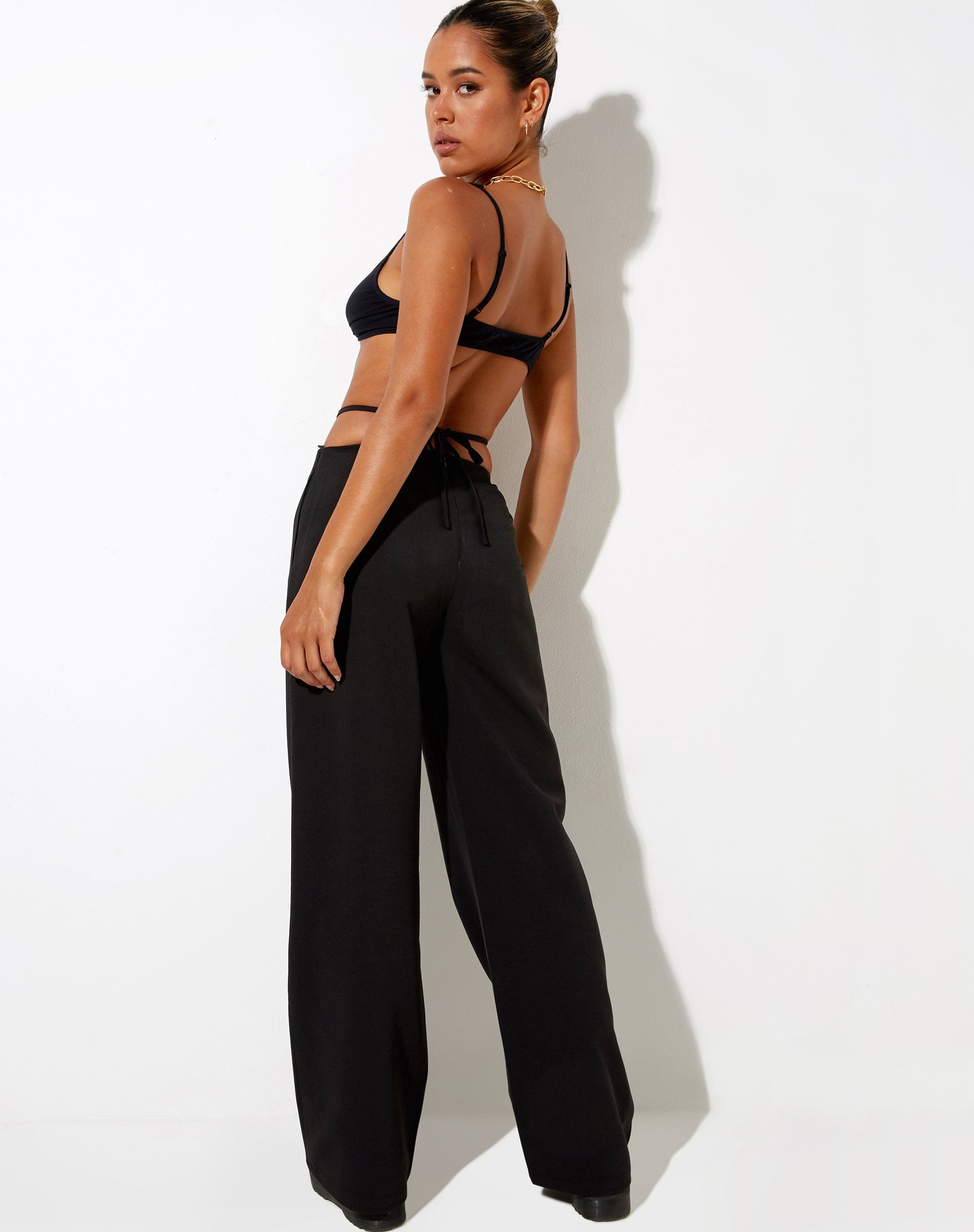 Imagen de Abner Pantalón de pata ancha en negro
