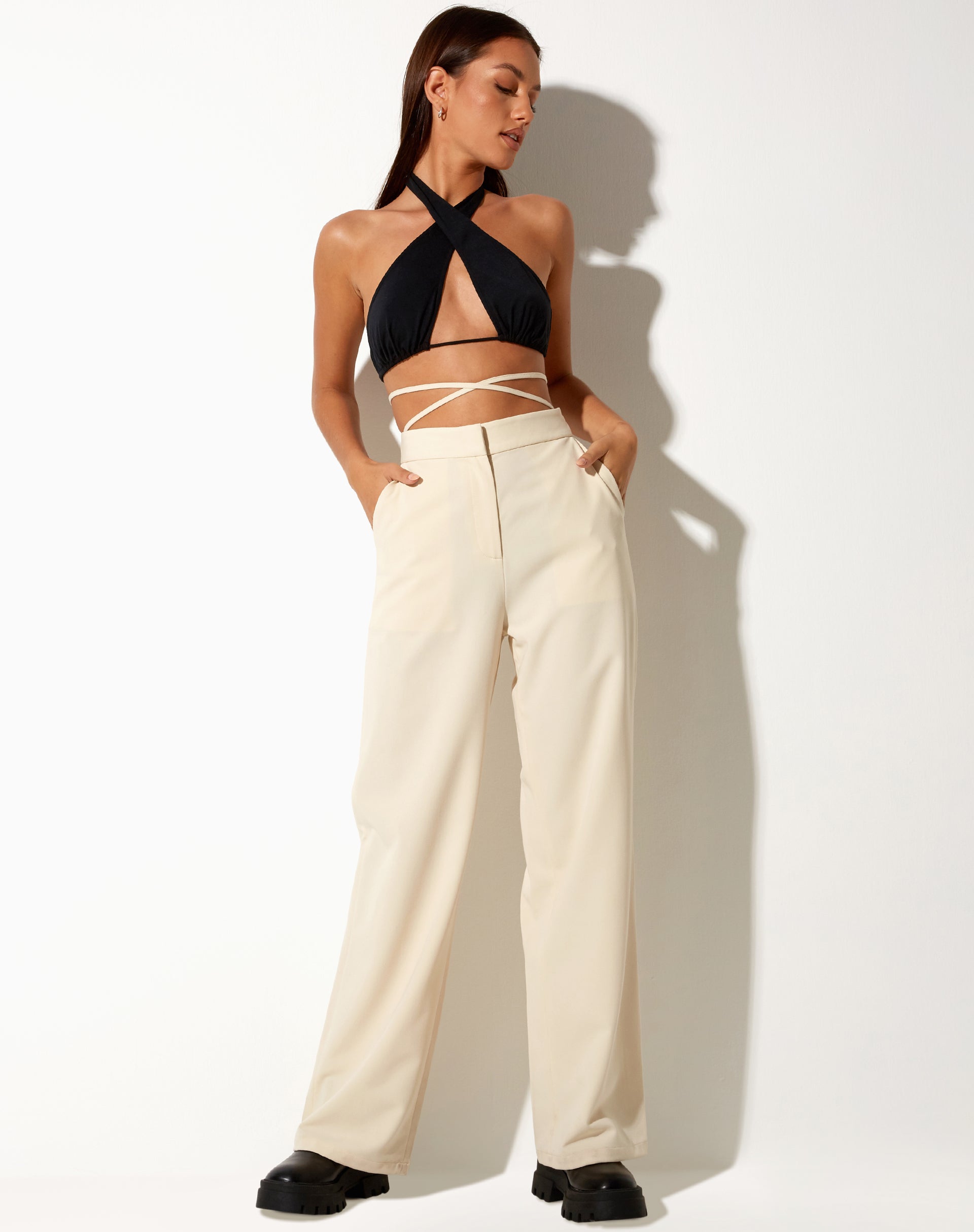 Imagen de Abner Pantalón de pata ancha en crema de sastrería