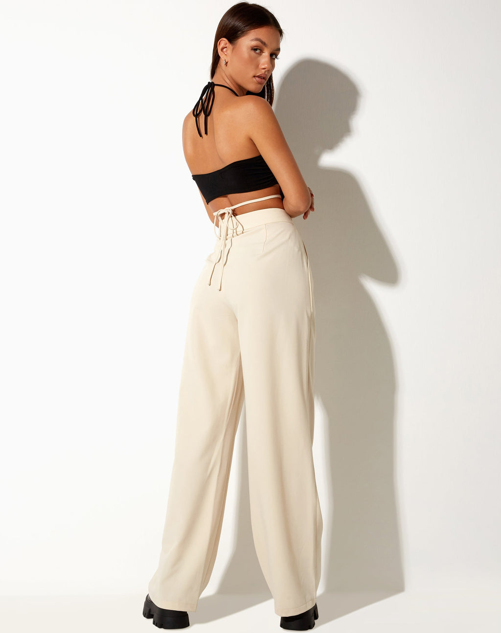 Pantalón Abner de pata ancha en crema de sastrería
