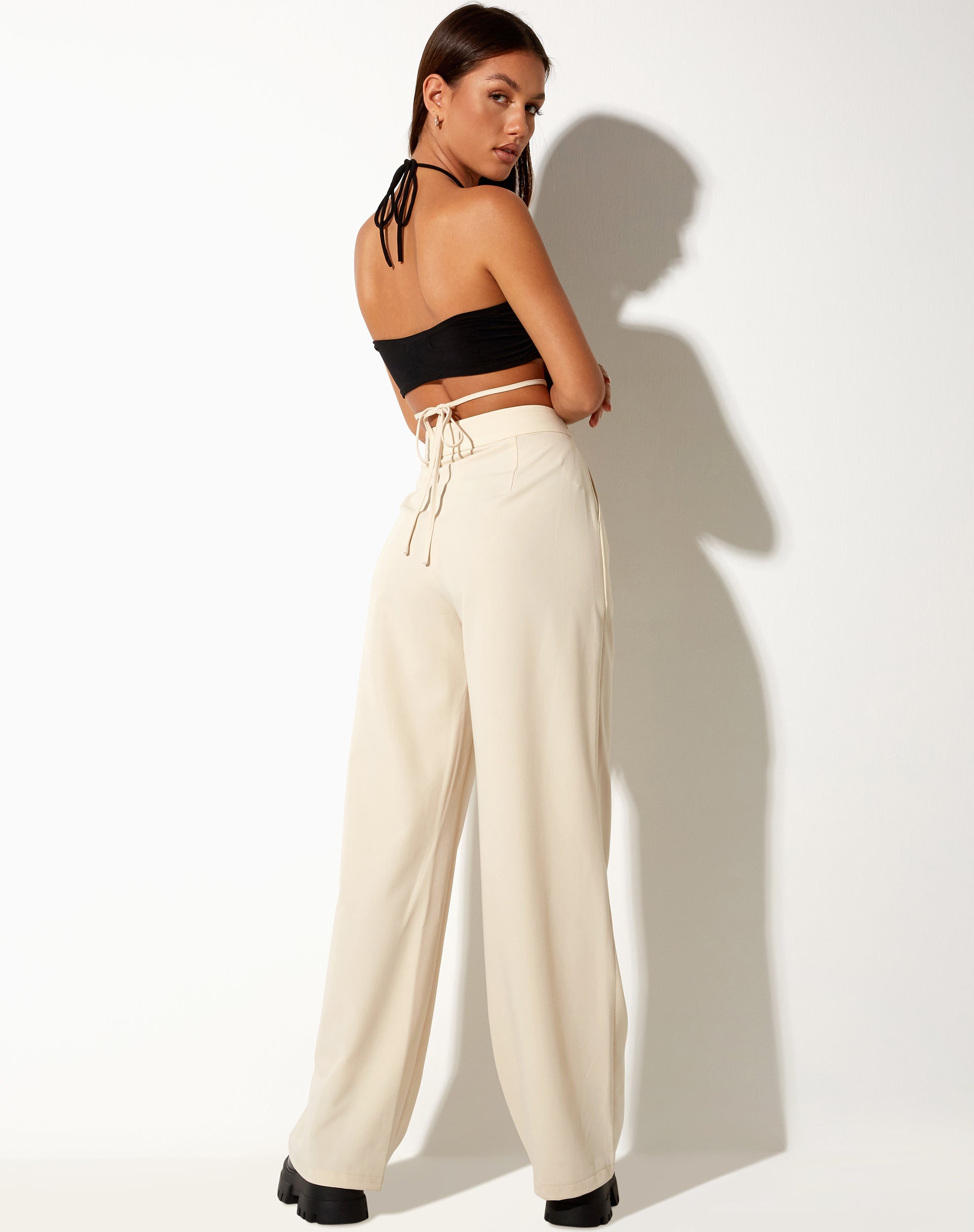 Imagen de Abner Pantalón de pata ancha en crema de sastrería
