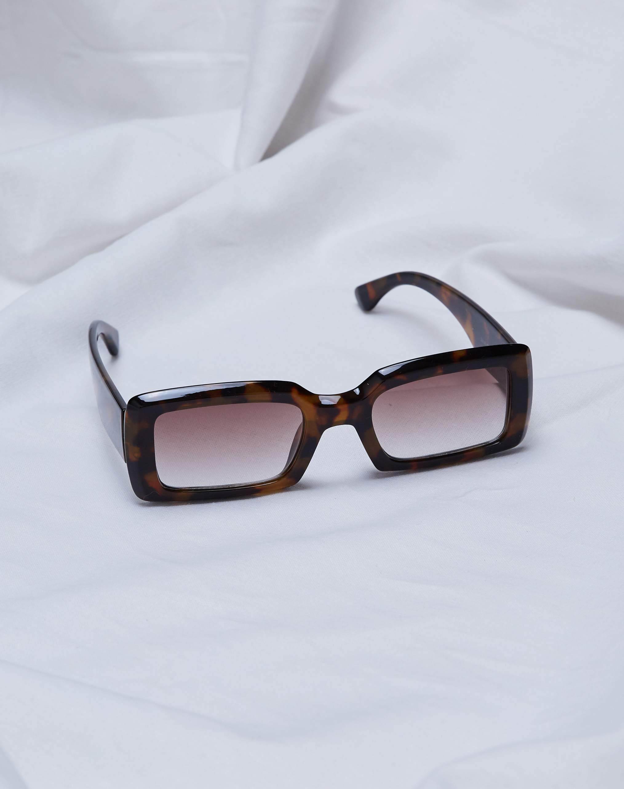 Imagen de las gafas de sol Tella en carey