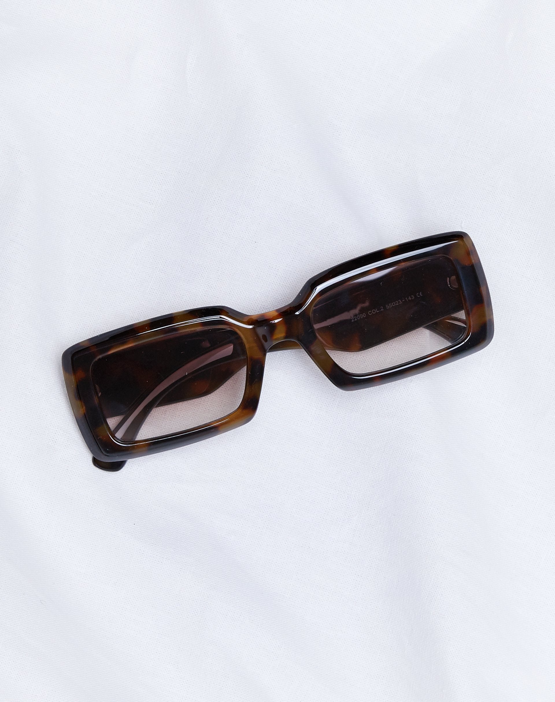 Imagen de las gafas de sol Tella en carey