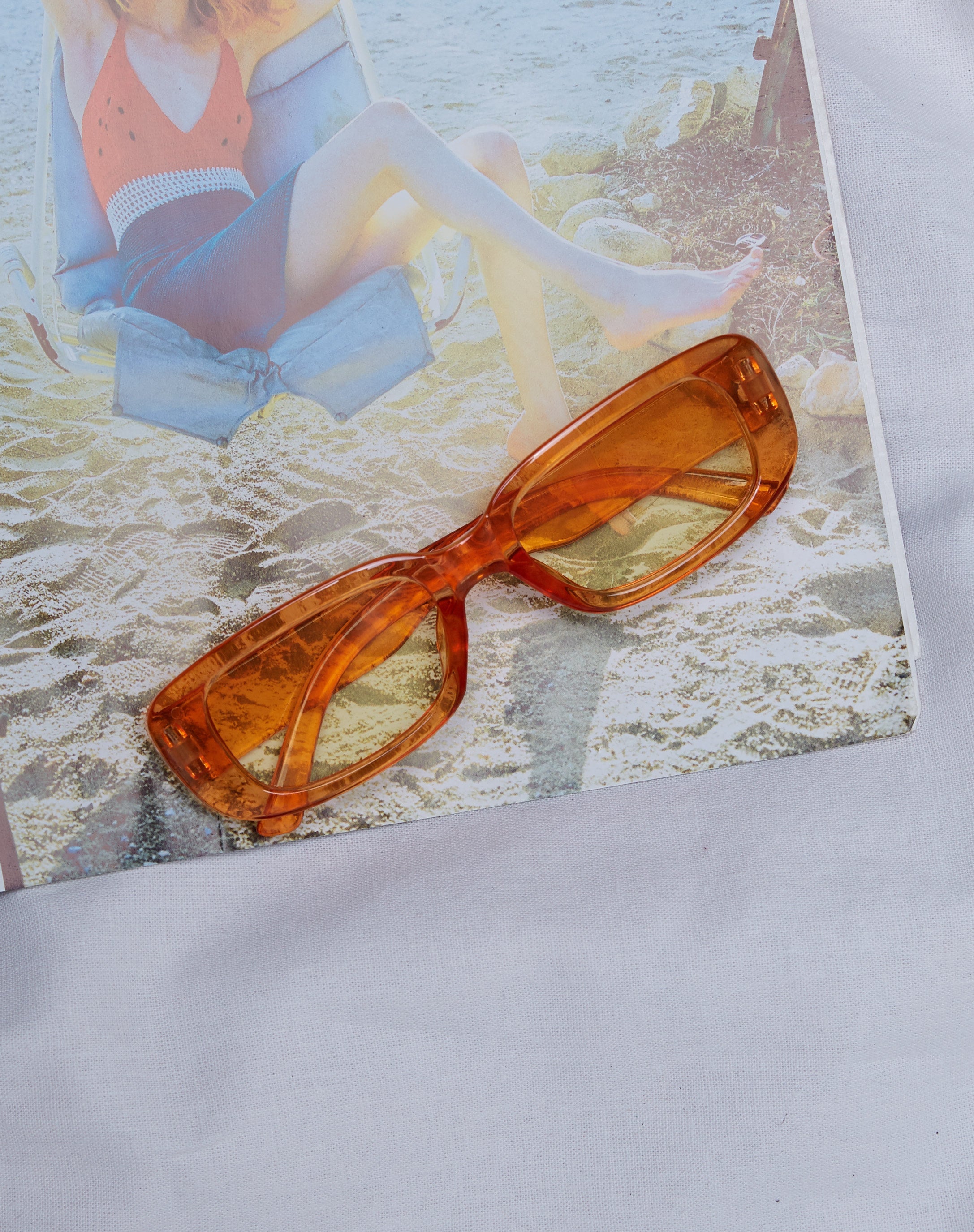 Imagen de las gafas de sol Versa en amarillo
