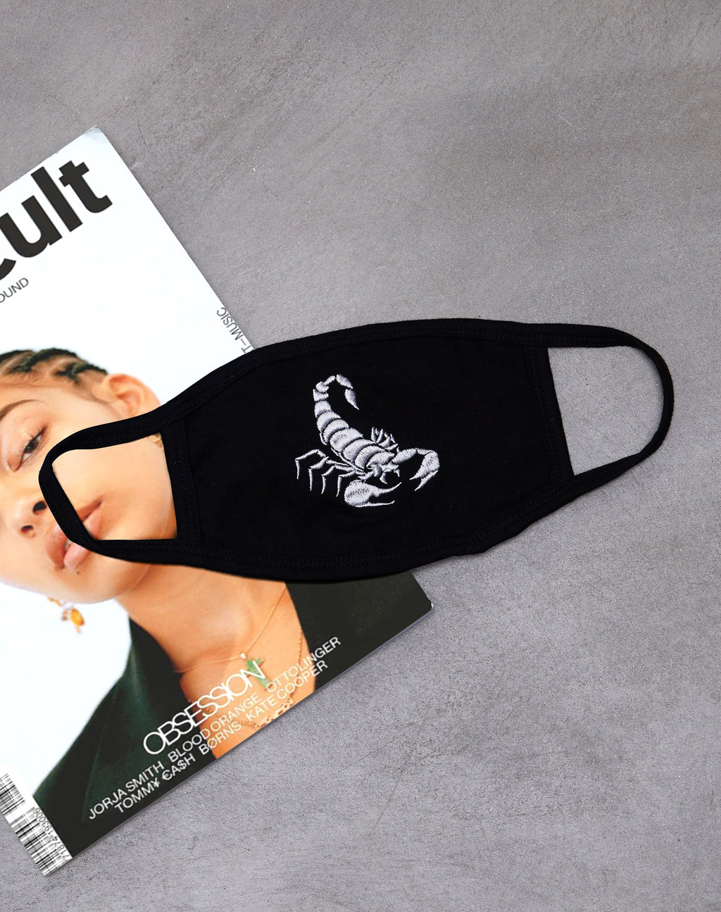 Mascarilla en Negro Escorpión Blanco Embro
