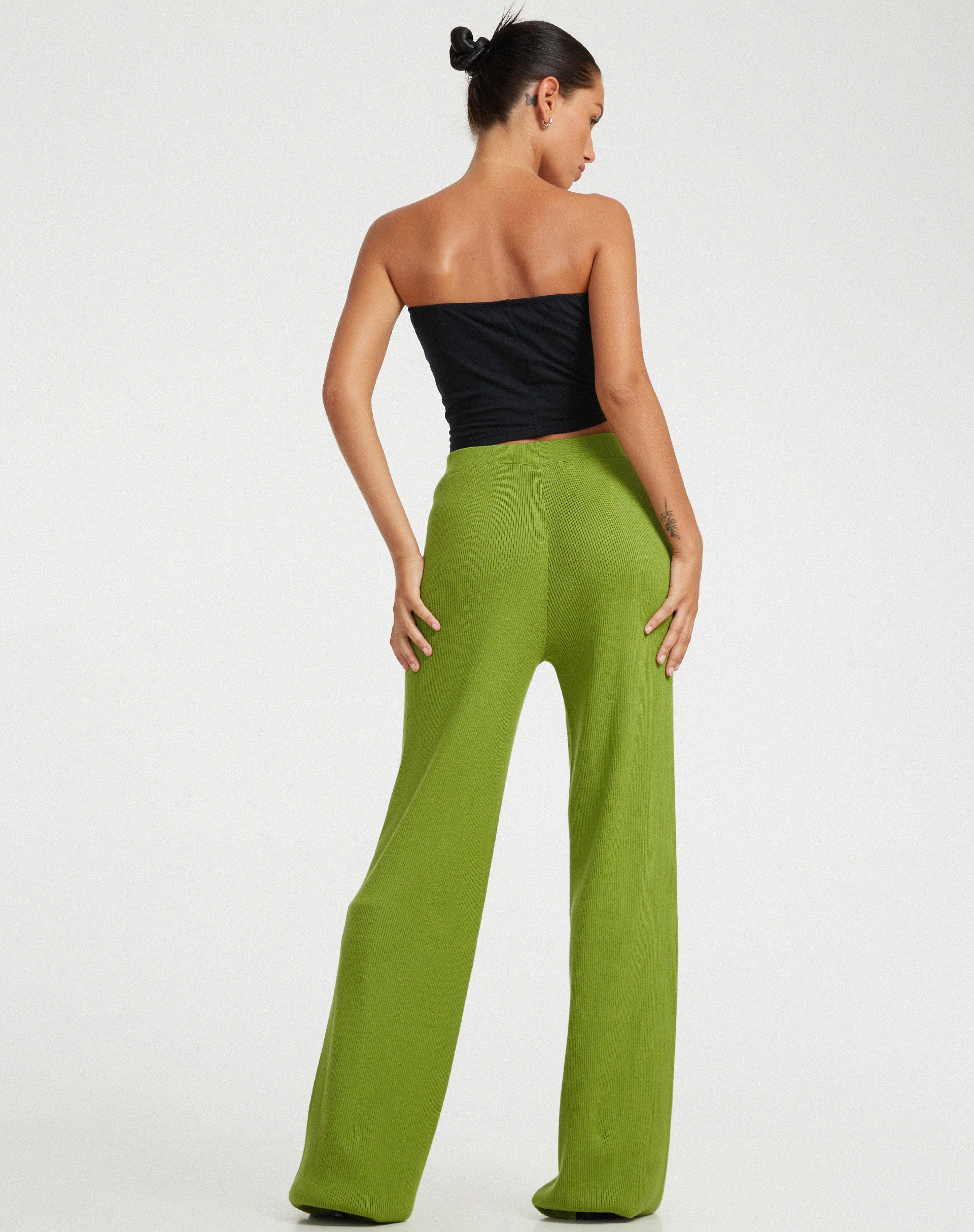 imagen de Adolia Flared Leg Trouser en Golden Lime