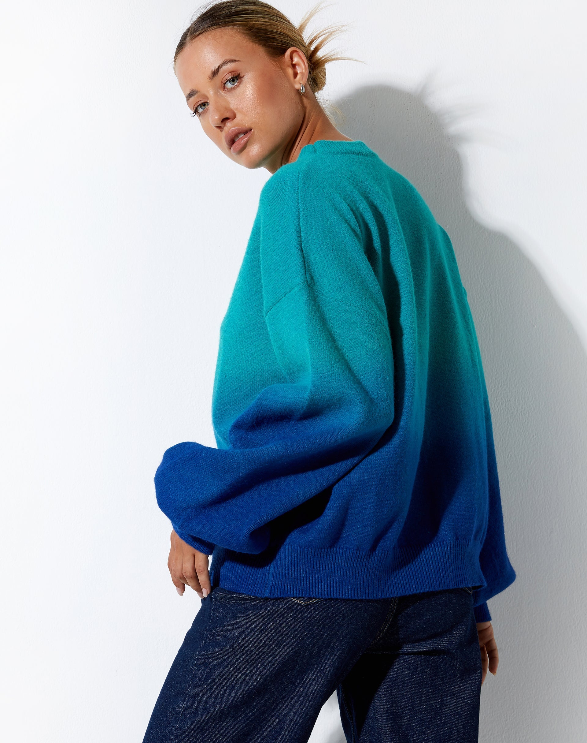 imagen de Akari Jumper en azul degradado