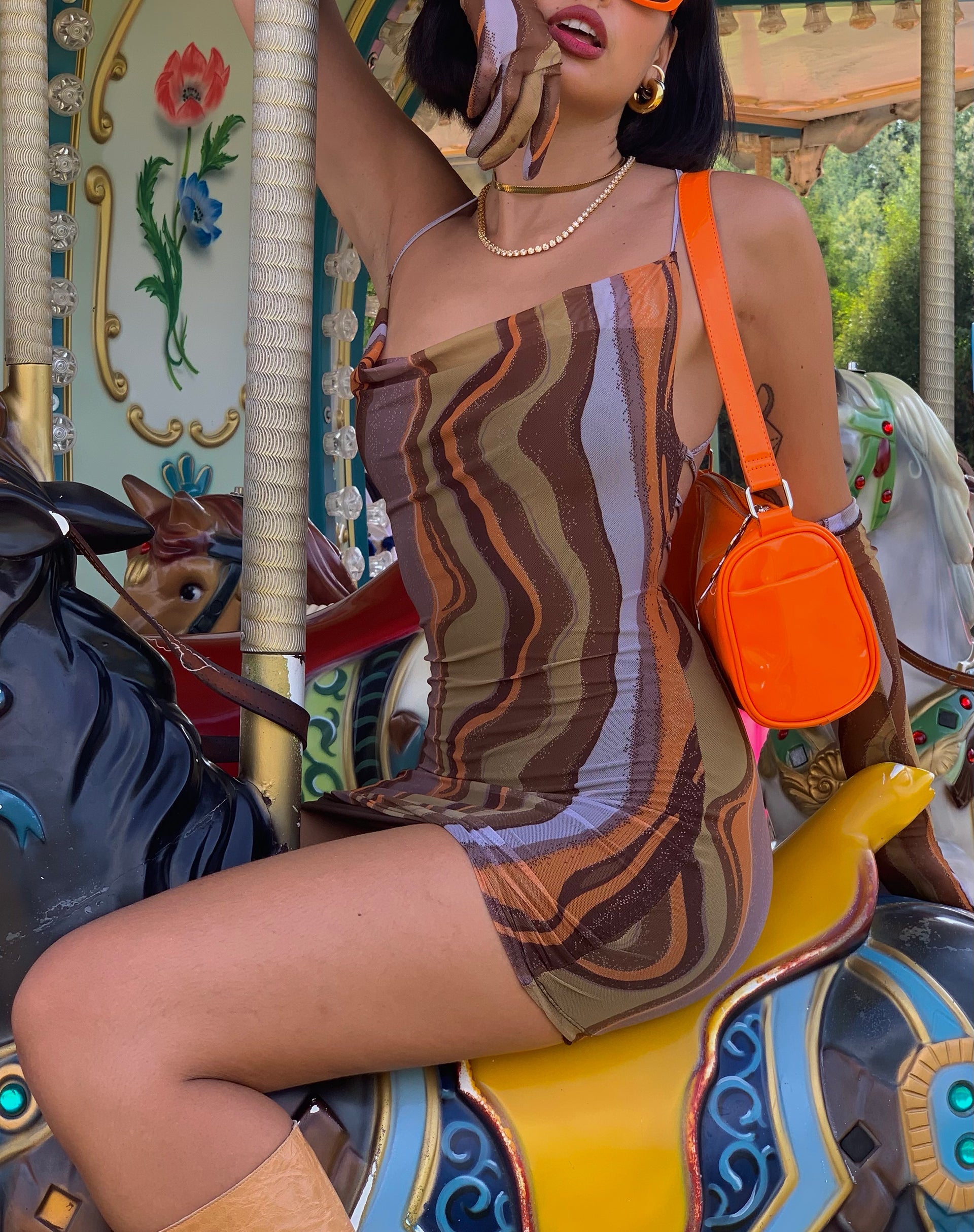 Imagen del minivestido MOTEL X IRIS Bexley en degradado terroso