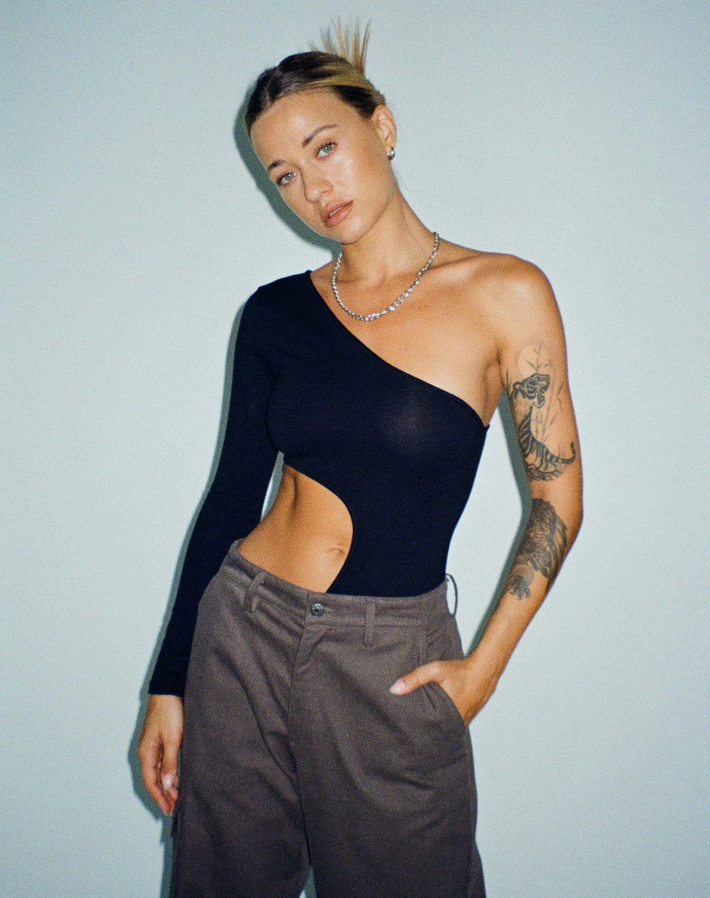 Body Ann Cut Out Negro