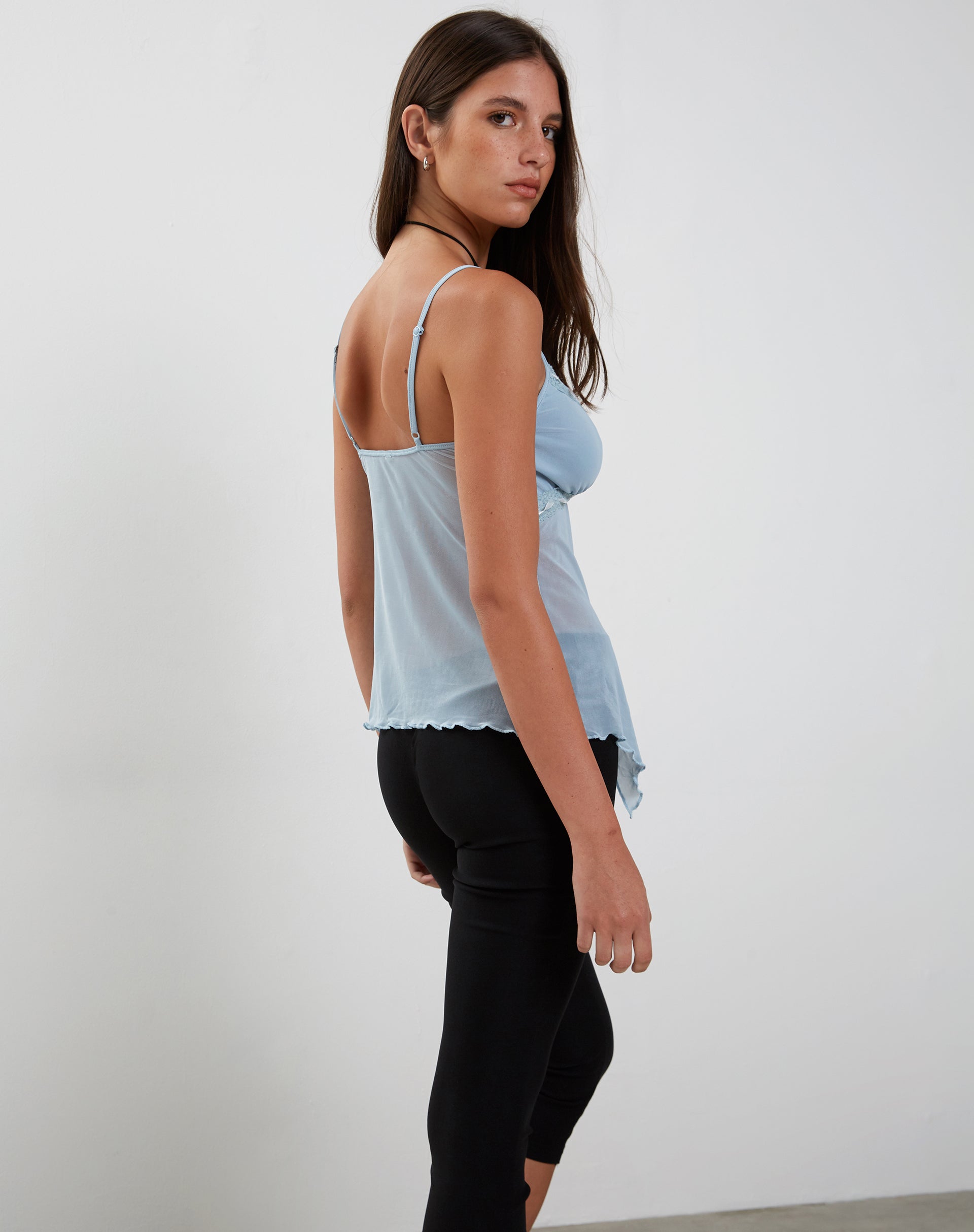 Imagen de Arsyla Top de Malla Mariposa en Azul Pastel