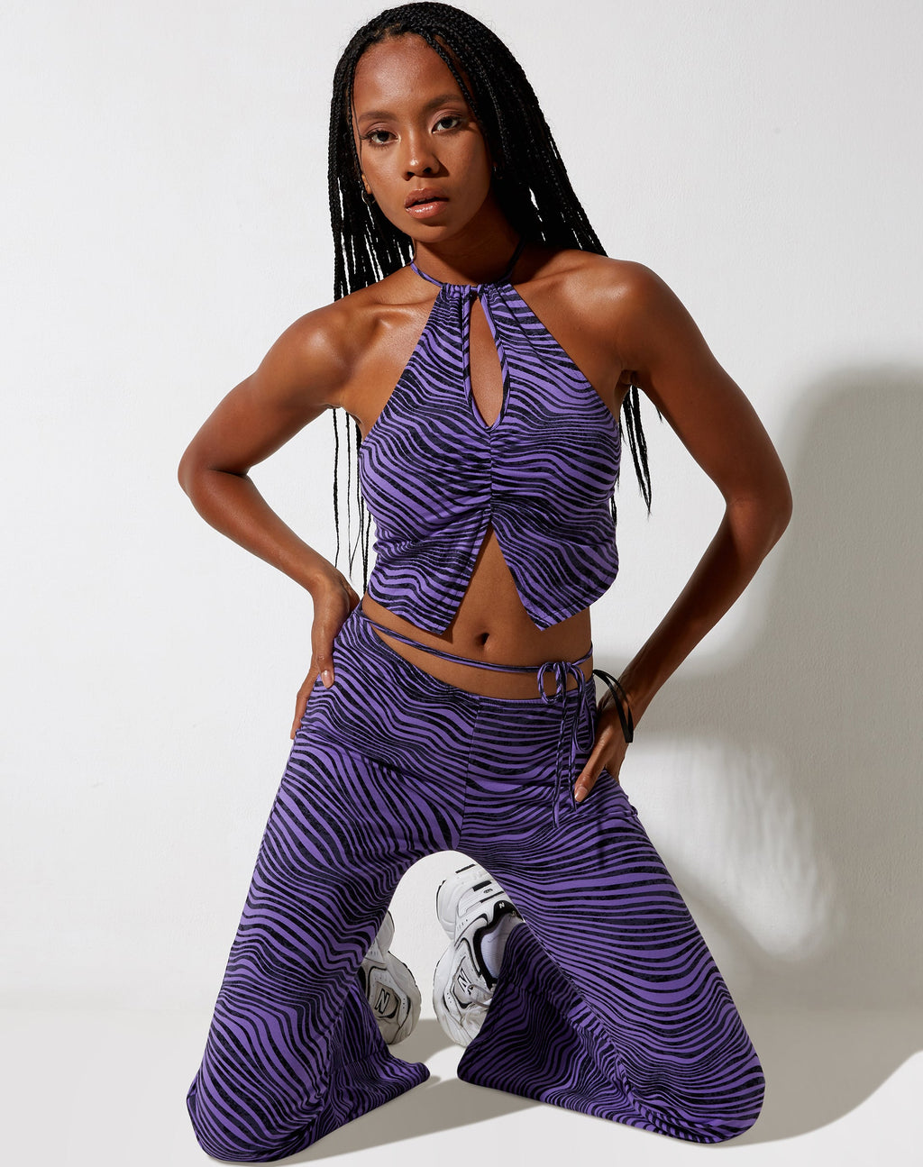 Asmi Crop Top en color morado Desert Terrain