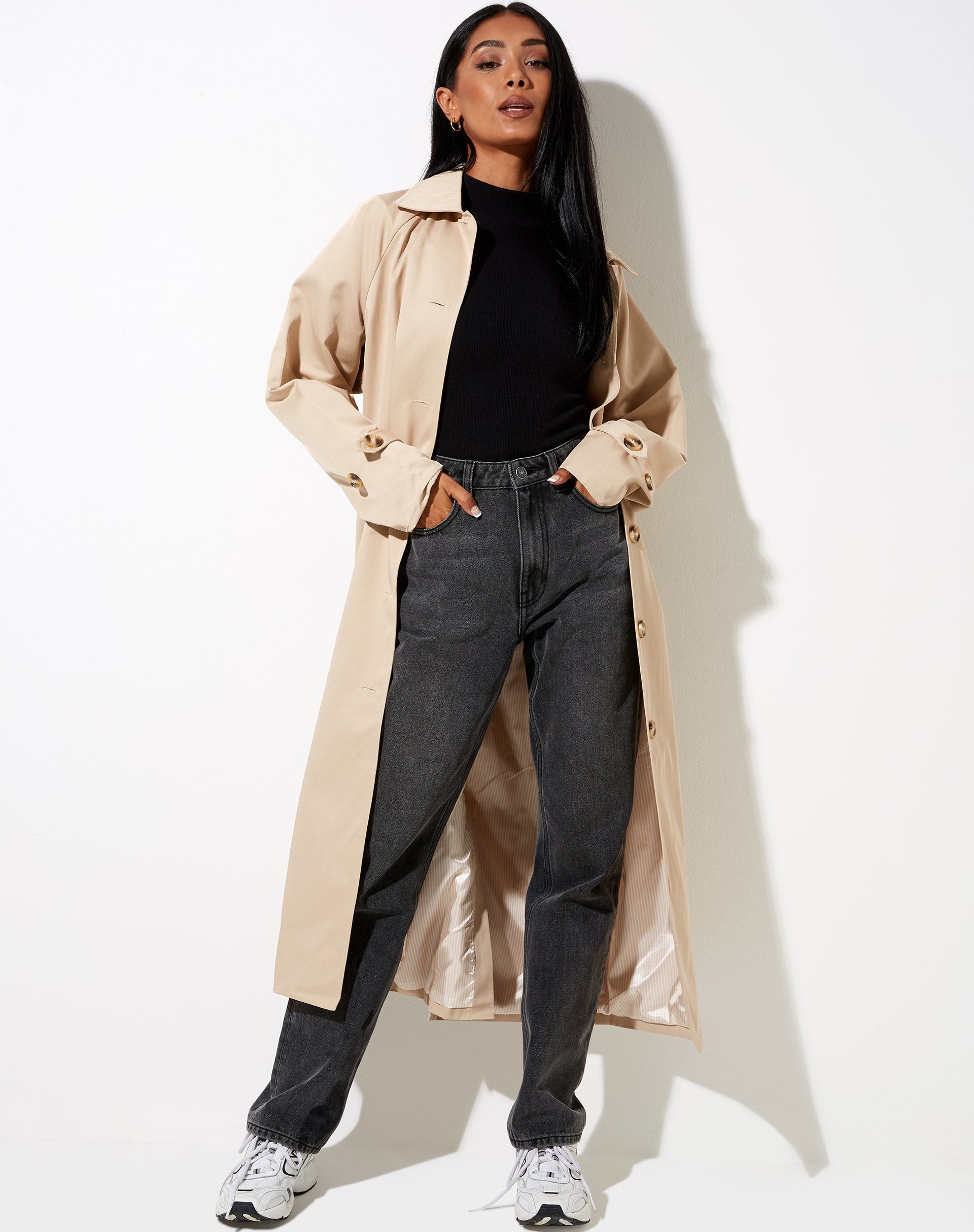 Imagen de Assa Trench Coat Beige con forro de rayas