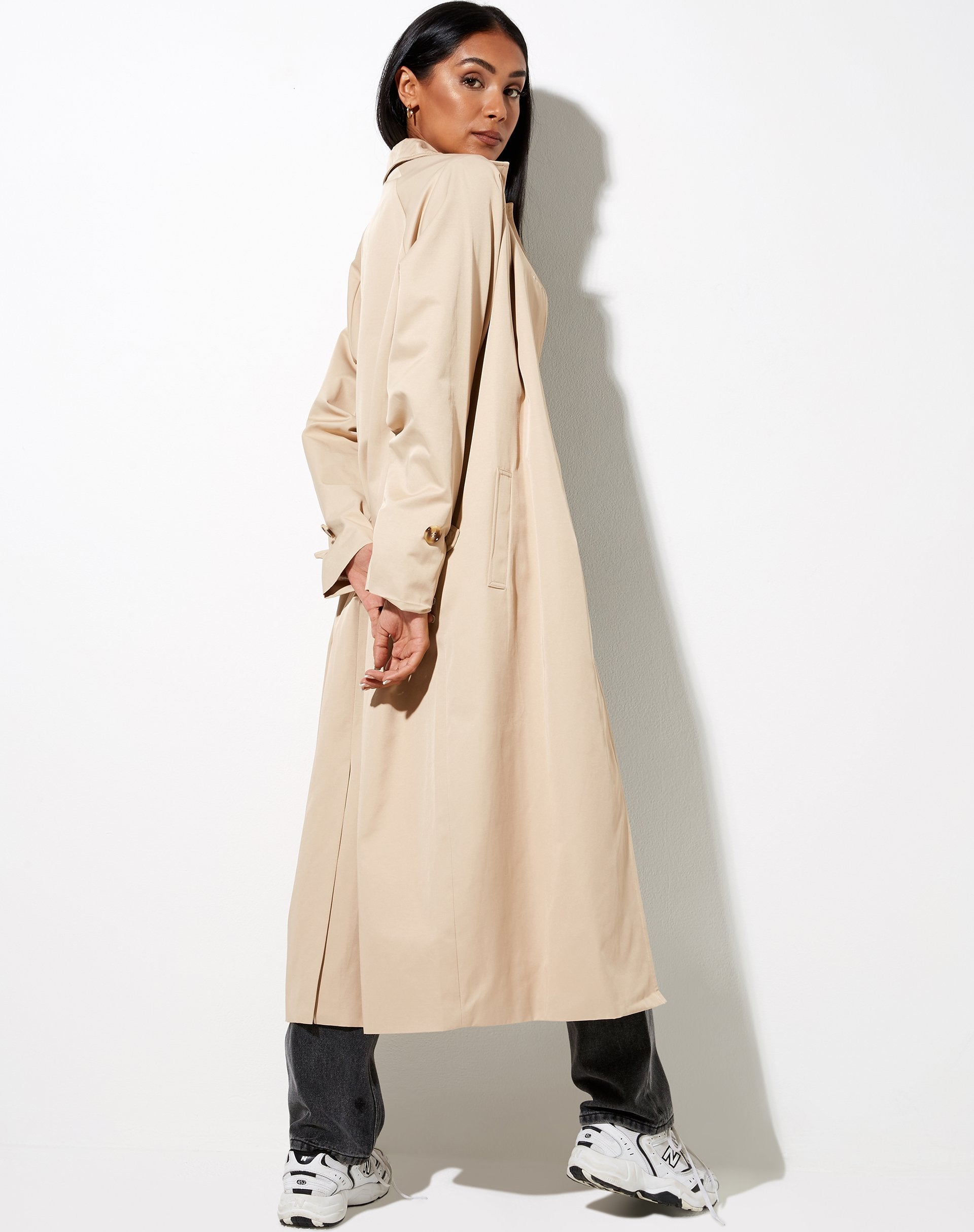 Imagen de Assa Trench Coat Beige con forro de rayas
