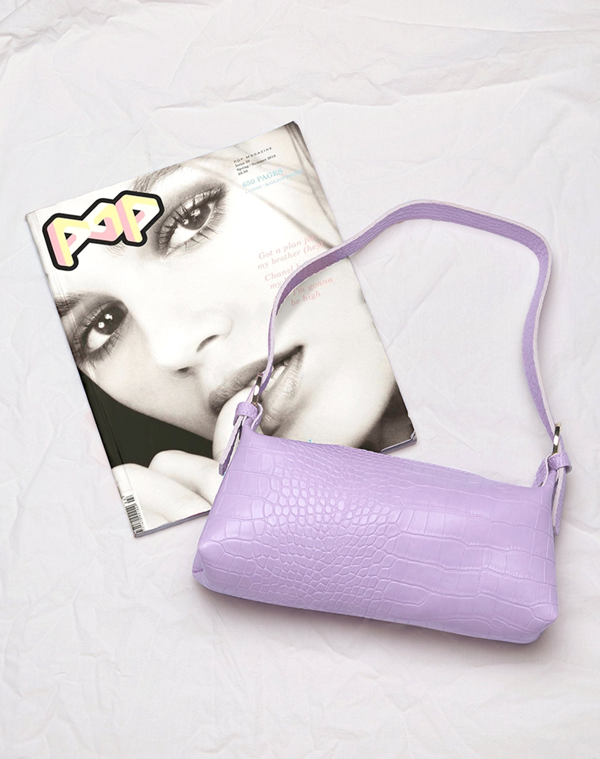 Imagen de la bandolera Leila en morado