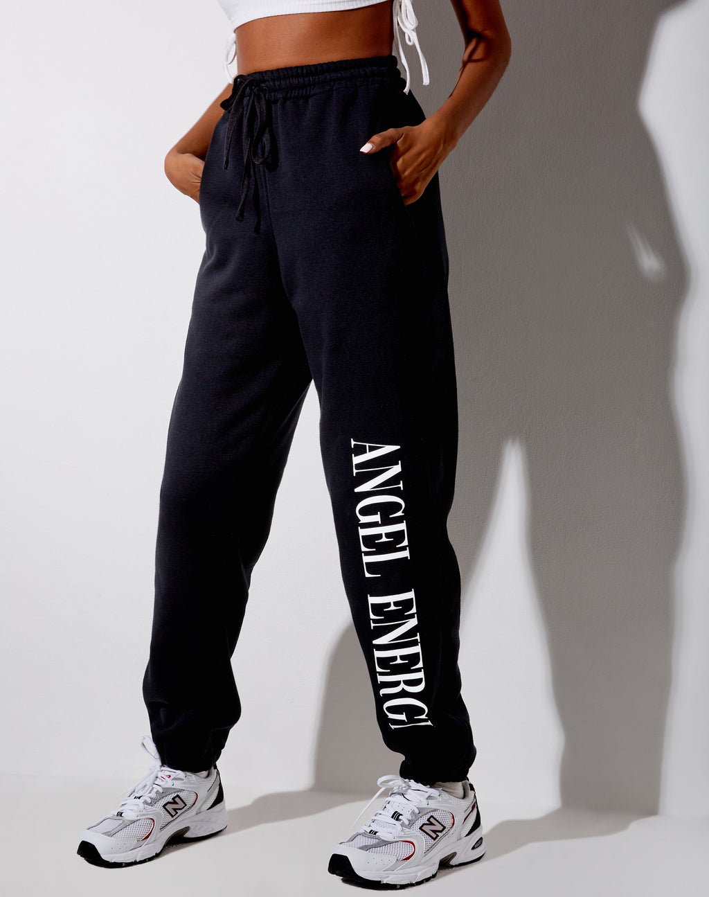 Basta Jogger en negro 'Angel Energy