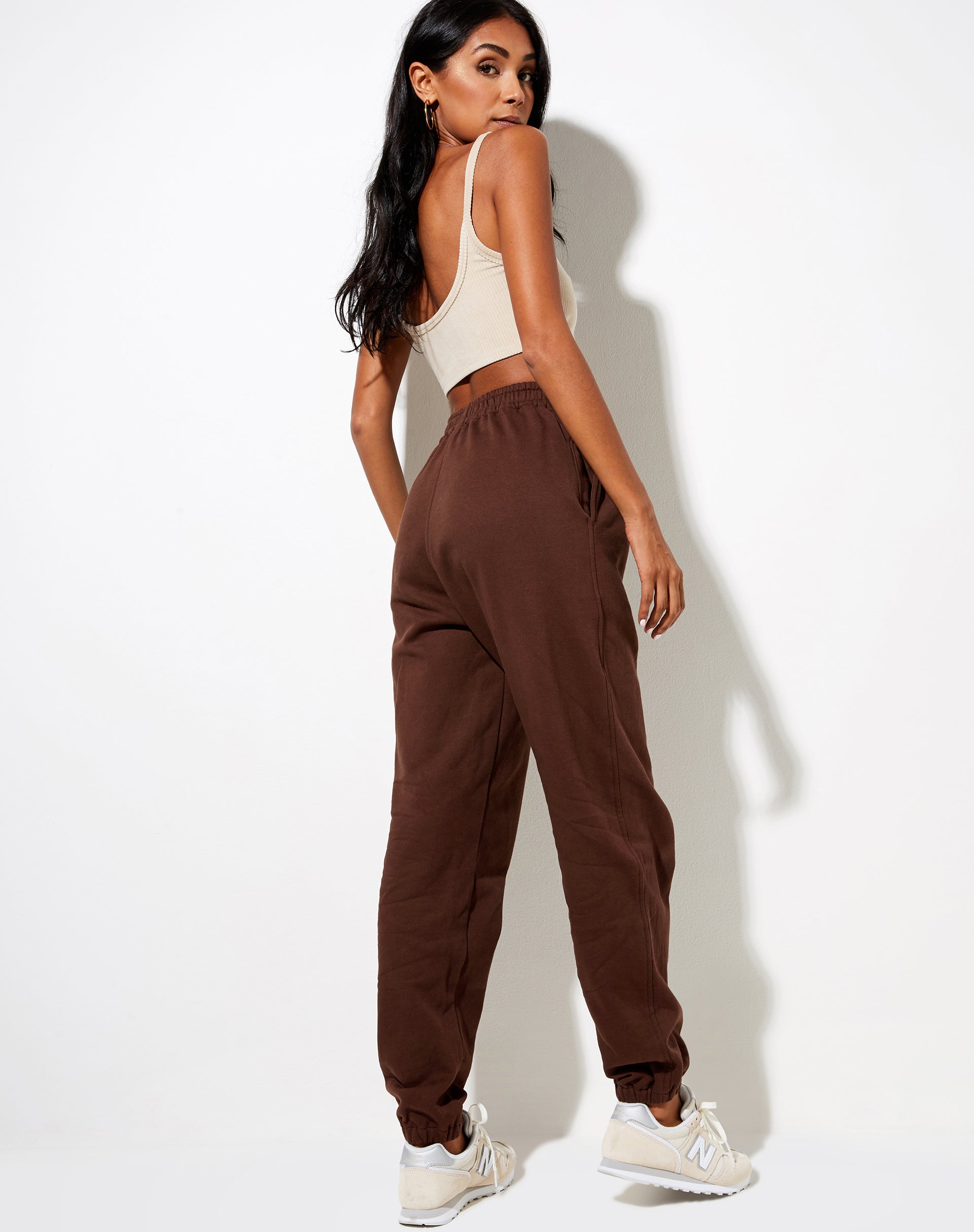 Imagen de Basta Jogger en caoba profundo LAmour Cherub Label Embro