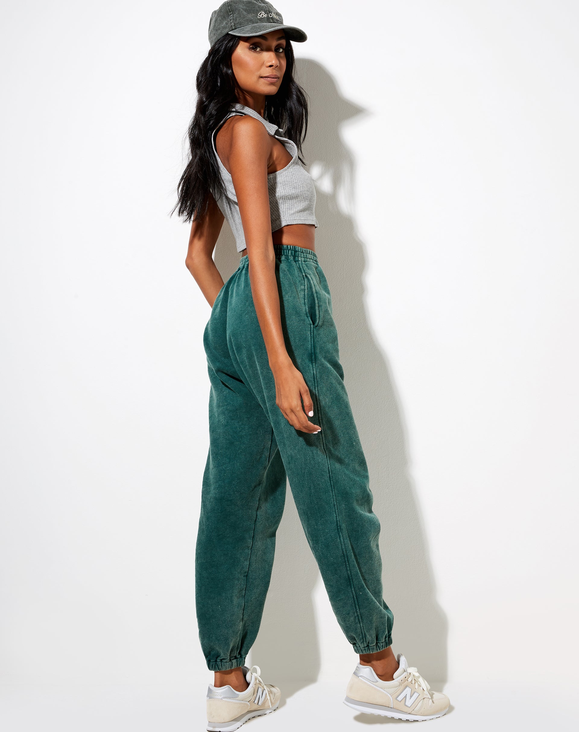 Imagen de Basta Jogger en Verde Lavado Angel Energy Cherub Embro