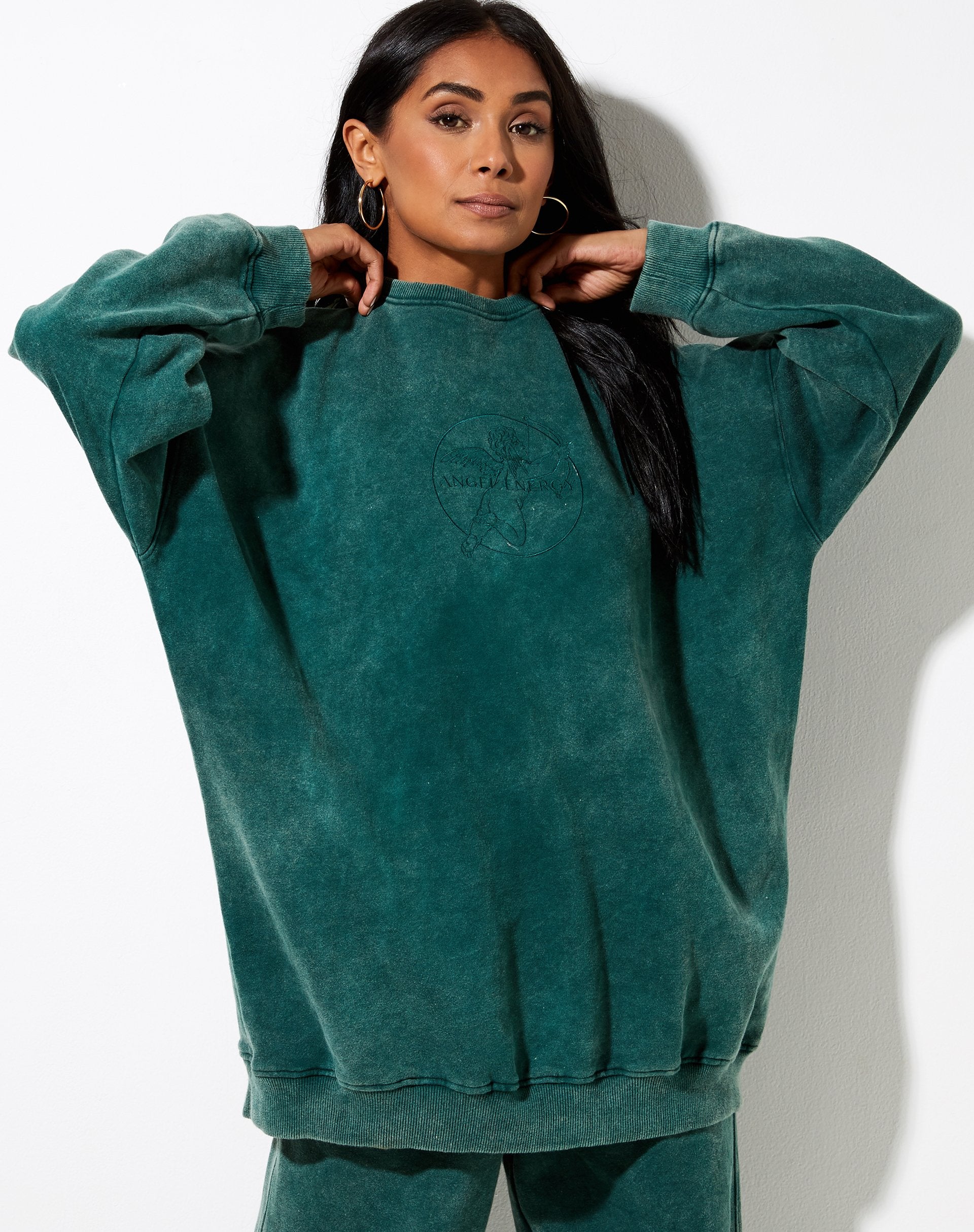 Imagen de Sudadera Glo en Verde Lavado Angel Energy Cherub Embro
